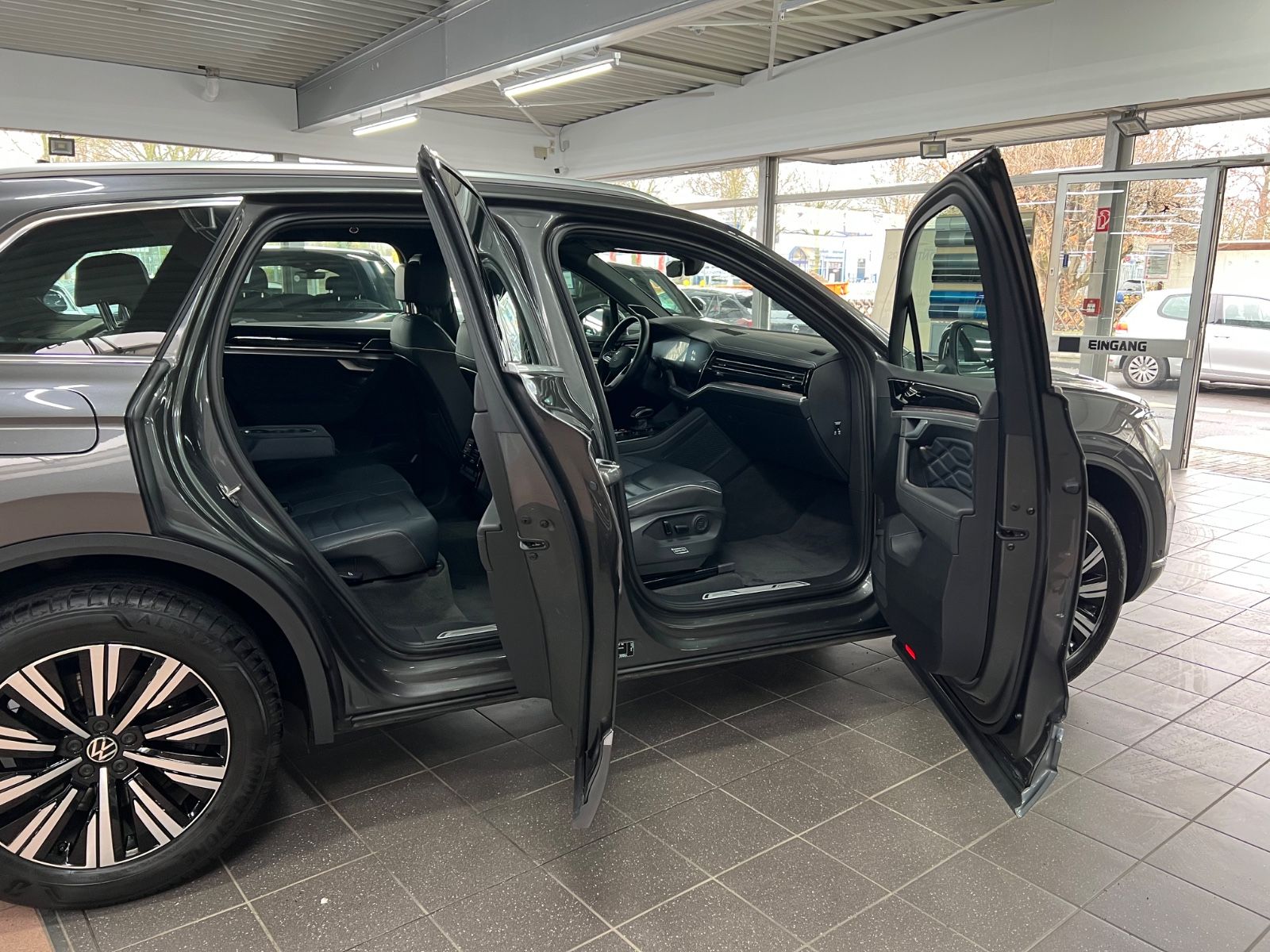 Volkswagen Touareg 3.0 TSI Elegance 4M HuD+VC+MEM+Puglia+19