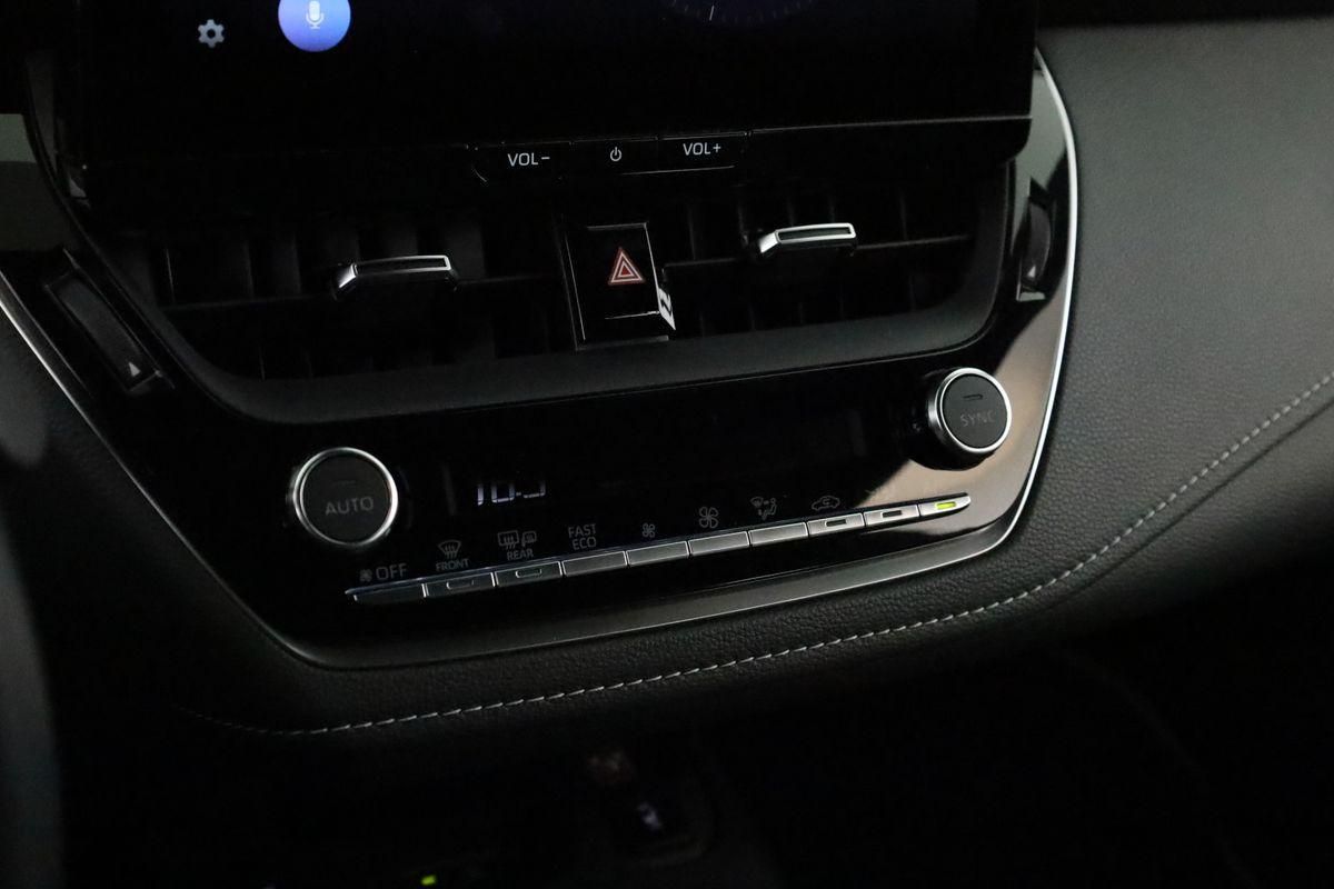 Toyota Corolla Touring Sports 1.8 CVT Team D Navi Kam