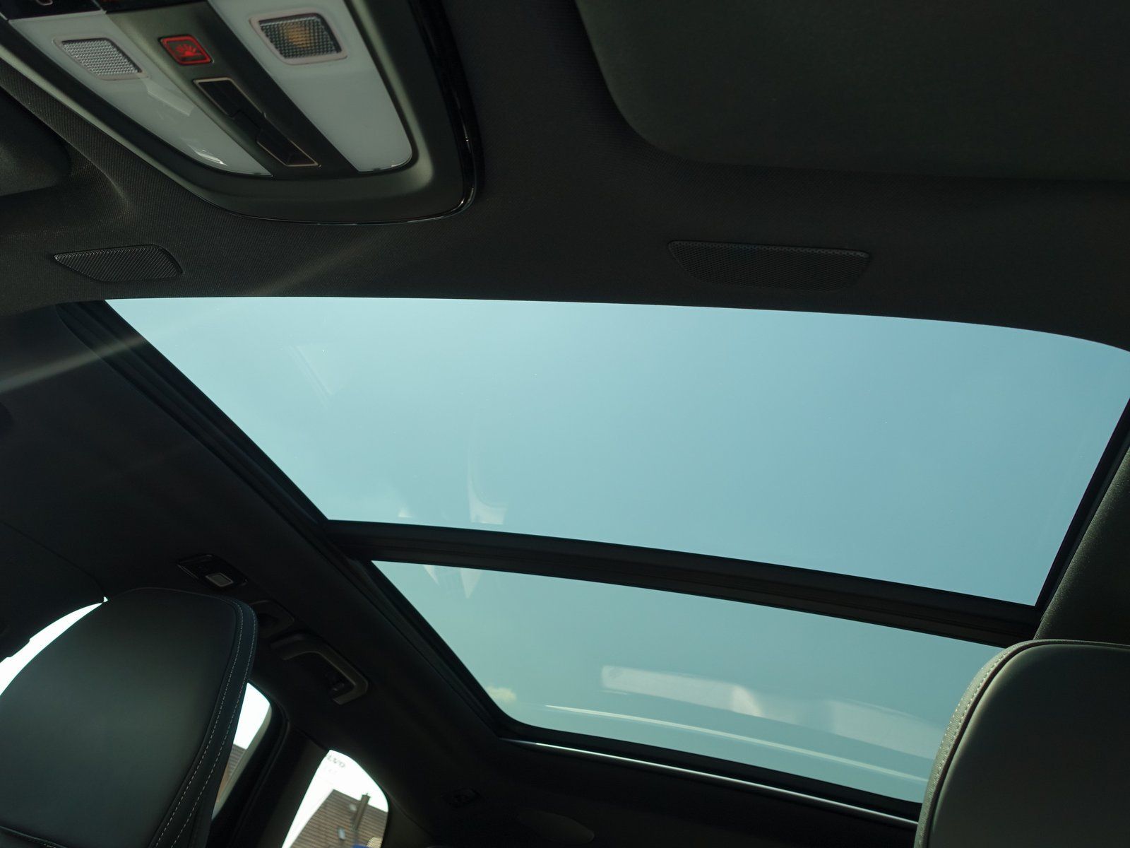 Volvo XC60 B5 AWD Plus - Samsaru's Car Outlet