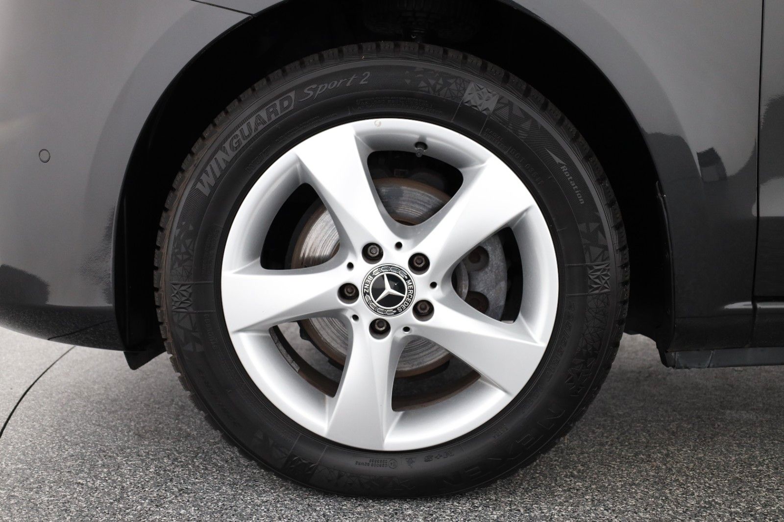 Mercedes-Benz V 220d lang - Samsaru's Car Outlet