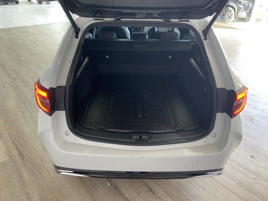 Toyota Corolla 2.0 Hybrid Touring Sports Teamplayer