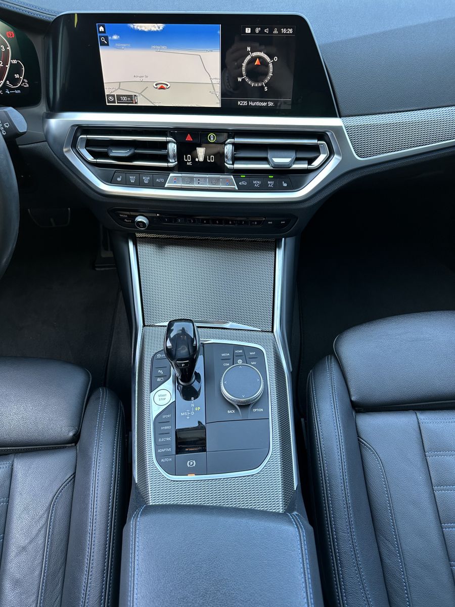 BMW 330e Touring M-Sport - Samsaru's Car Outlet