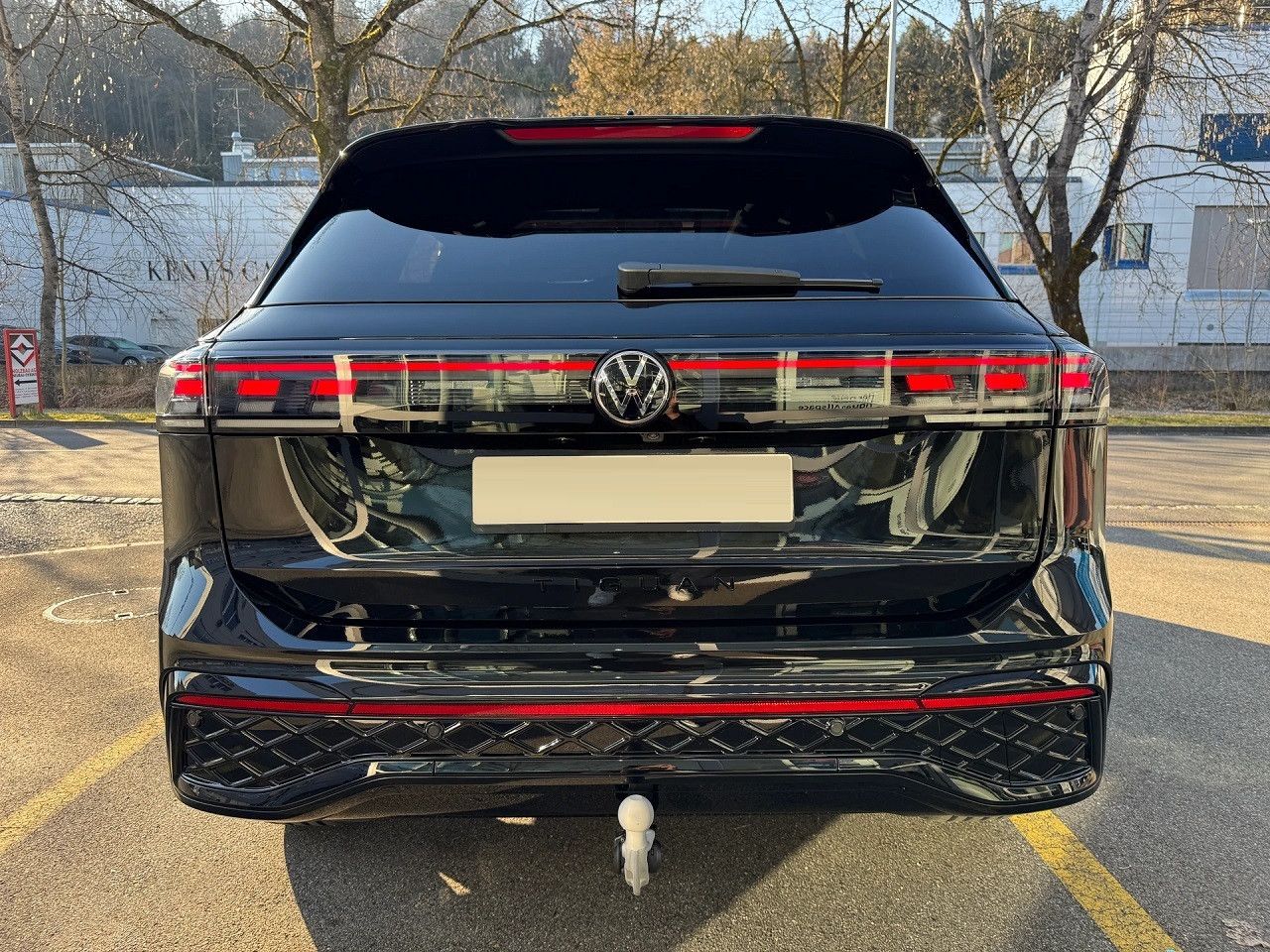 Volkswagen Tiguan TDI R-Line AHK 20Z Leder Pano Stand VOLL