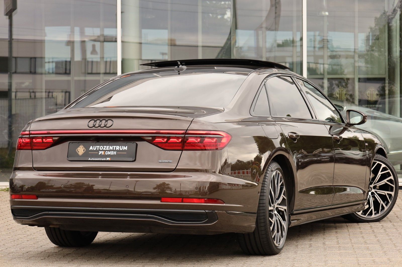 Audi A8 50 TDI Lang Exclusive - Samsaru's Car Outlet