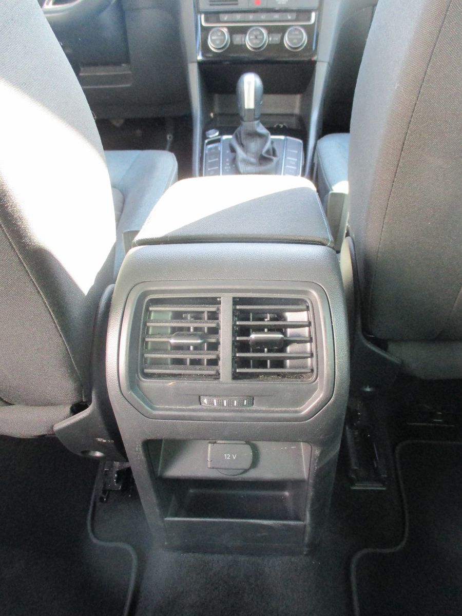 Volkswagen Golf Sportsvan 1.5 TSI DSG - Samsaru's Car Outlet