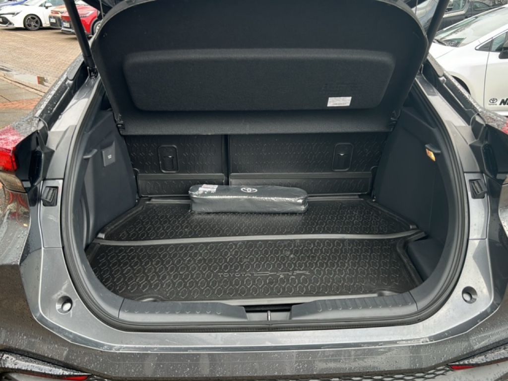 Toyota C-HR 2.0 Plug-in-Hybrid Teamplayer