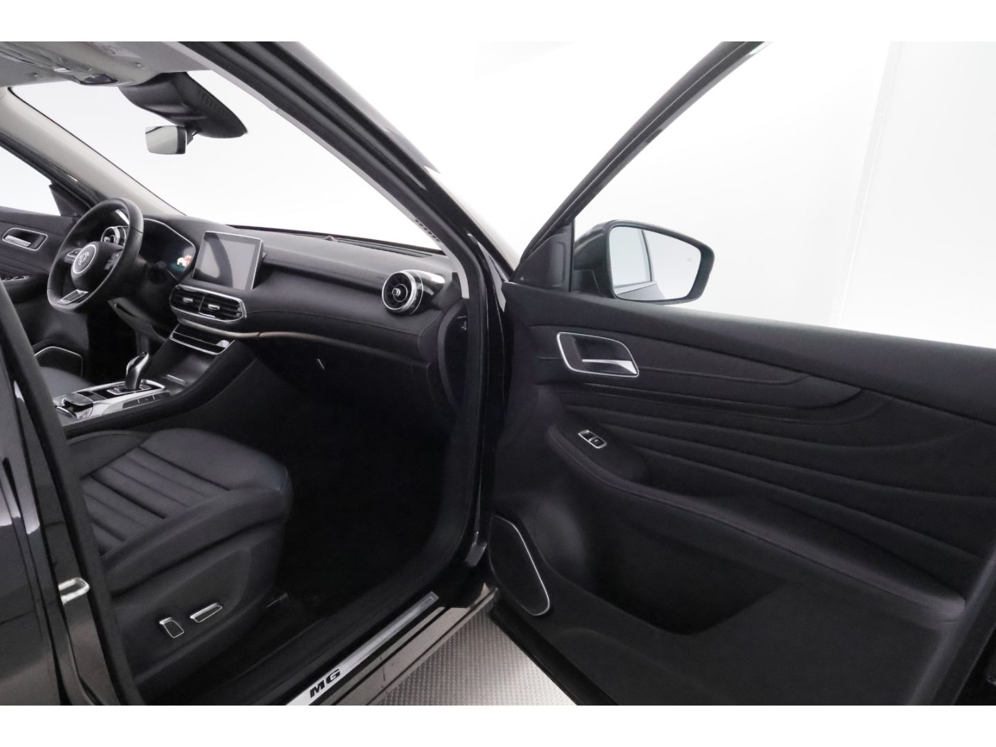 MG HS 1.5T Aut.Luxury+LED+NAVI+VIRTUAL+KAMERA+PDC