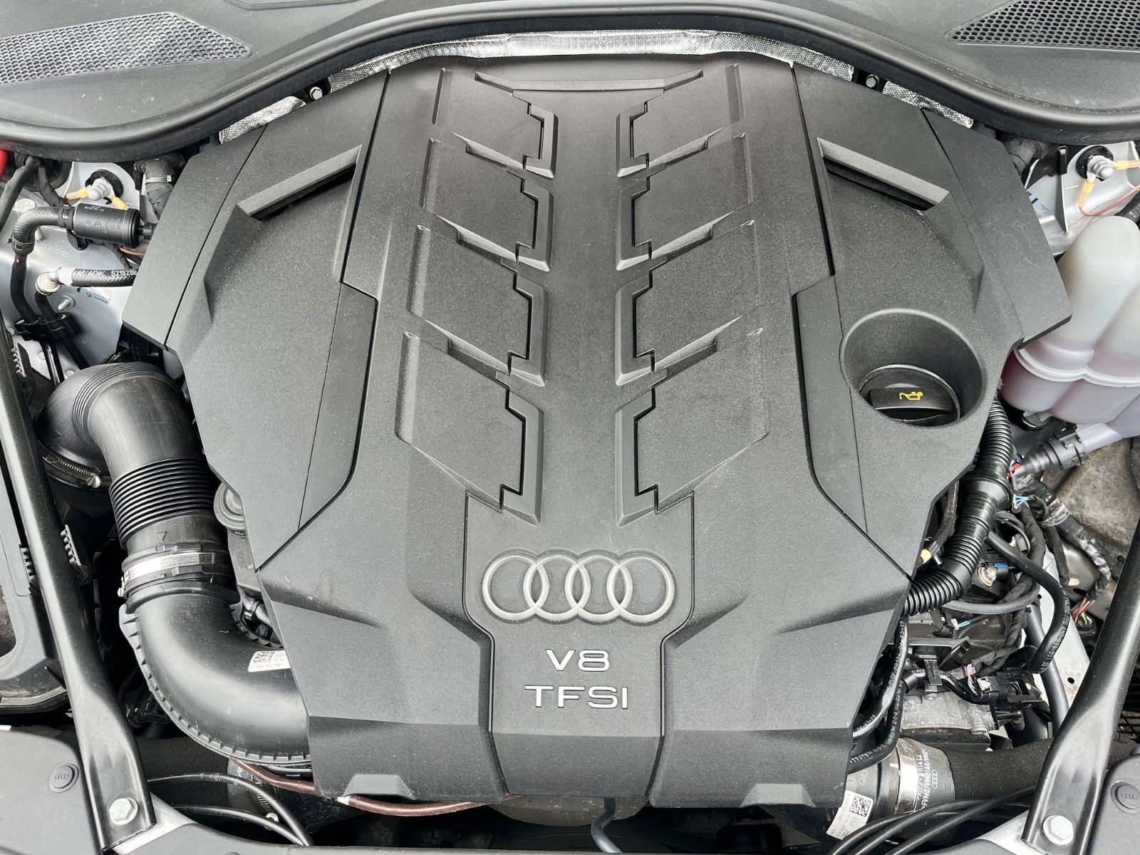 Audi A8 60 TFSI quattro - Samsaru's Car Outlet