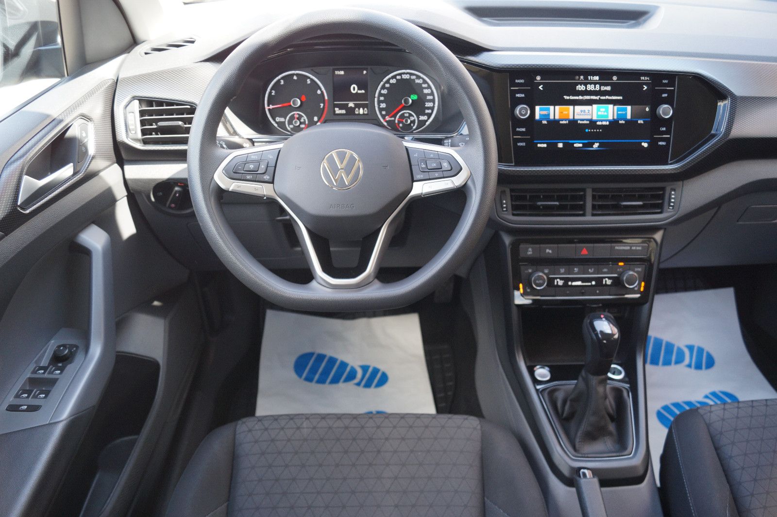 Volkswagen T-Cross Life DSG - Samsaru's Car Outlet
