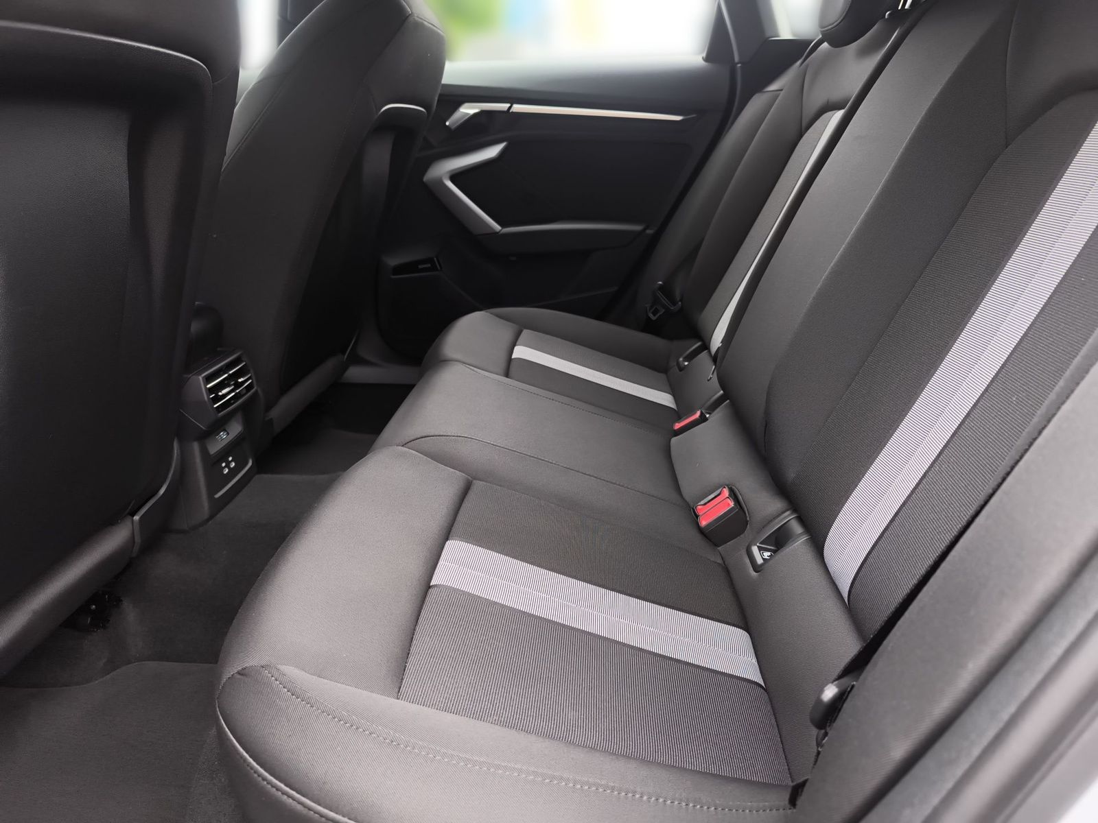 Audi A3 Sportback 35 TDI advanced *HEAD-UP*SONOS*NAVI