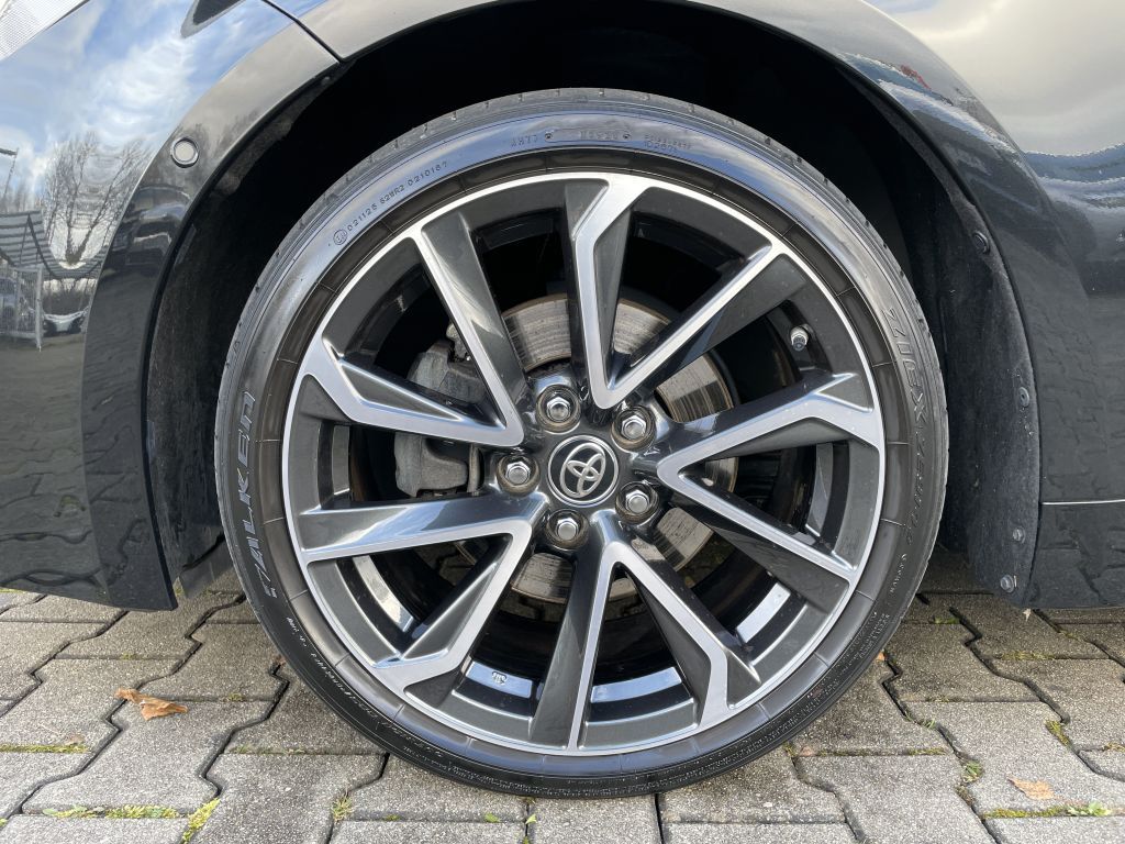 Toyota Corolla 2.0 Hybrid Touring Sports Lounge