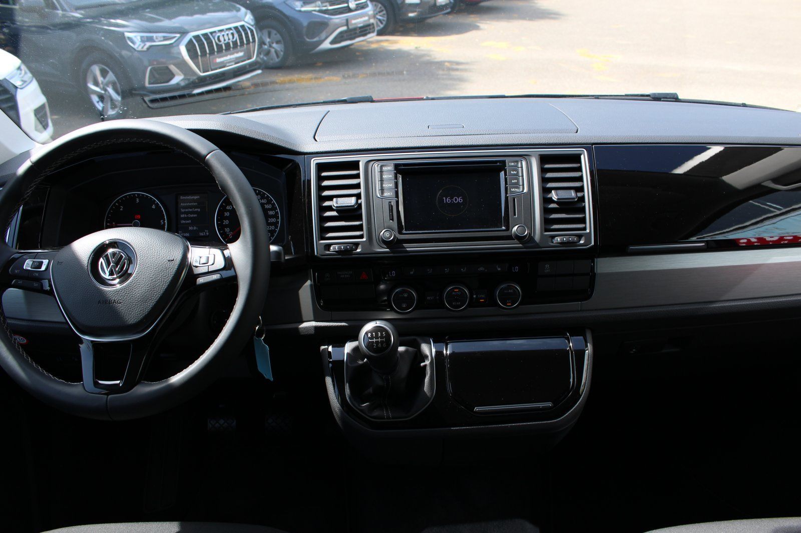 Volkswagen T6 Multivan 2.0 TDI Join - Samsaru's Car Outlet