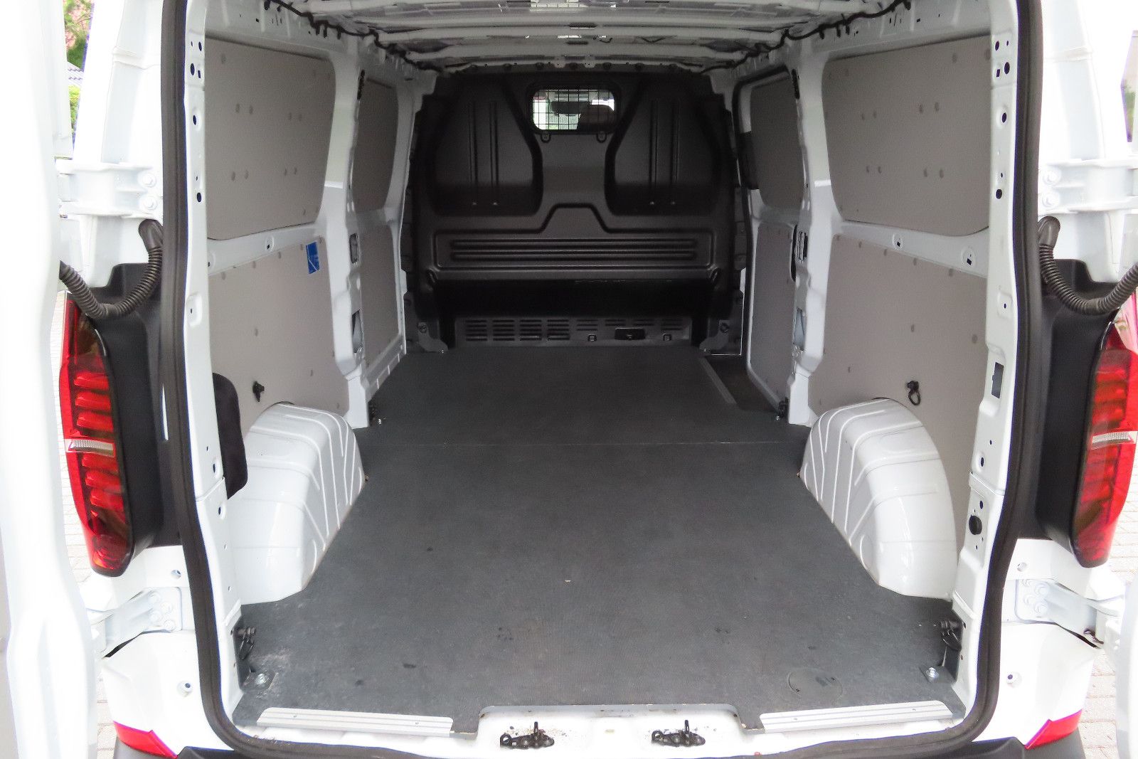 Volkswagen T7 Kasten 2.0 TDI 110 kW LR lang