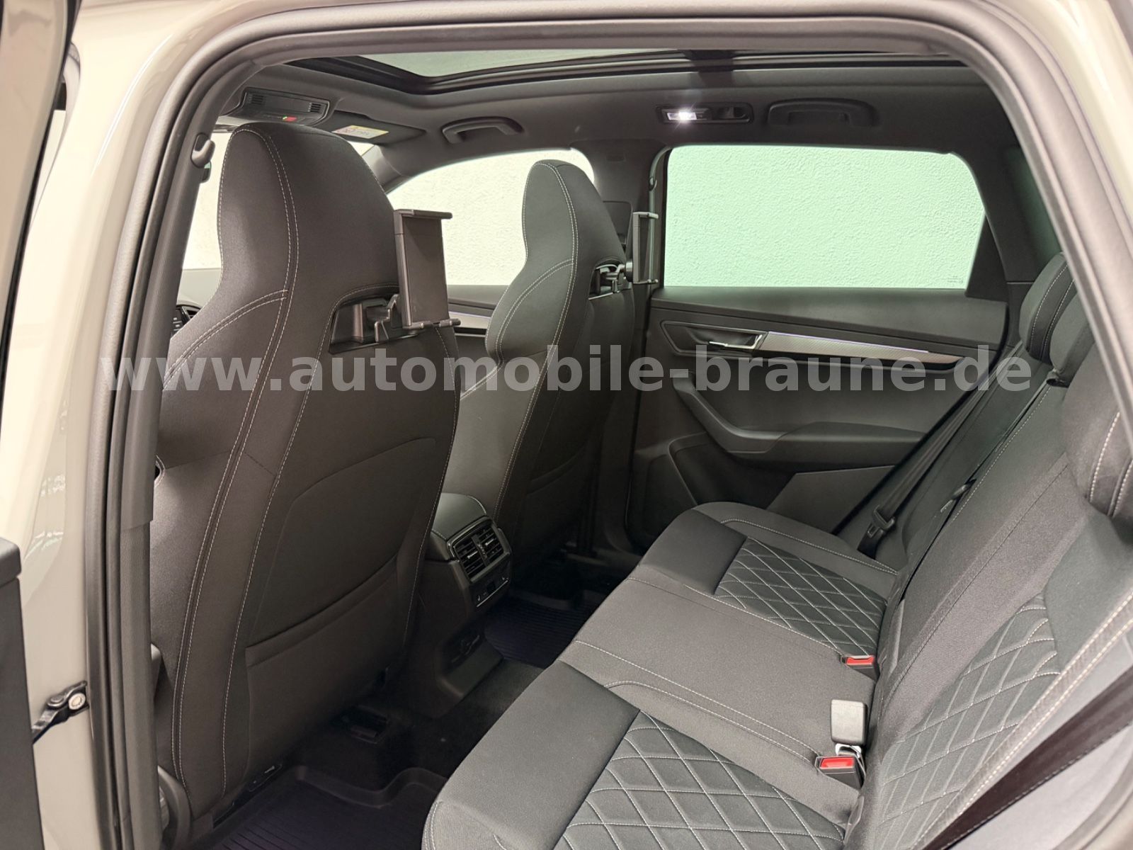Skoda Karoq 1.5TSI DSG SPORT*PANO*SOUND*360*ASSIST*AHK
