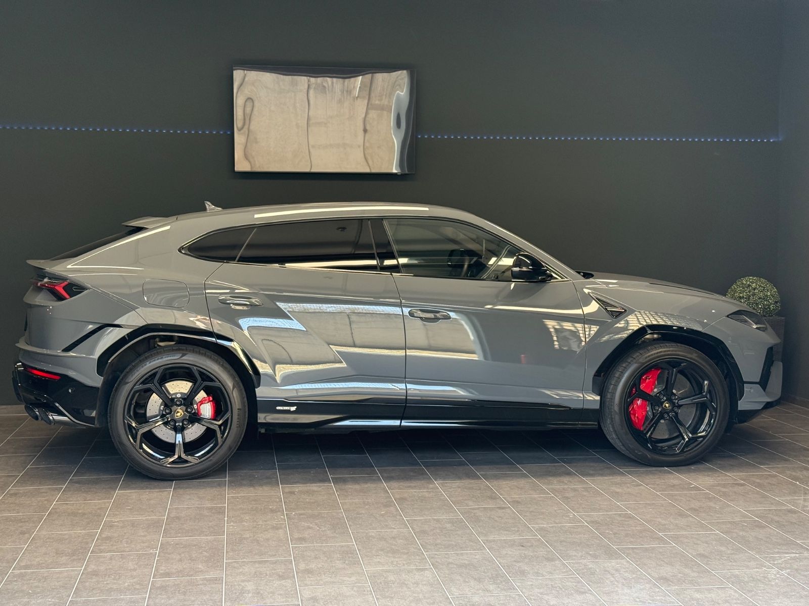 Lamborghini Urus S - Samsaru's Car Outlet