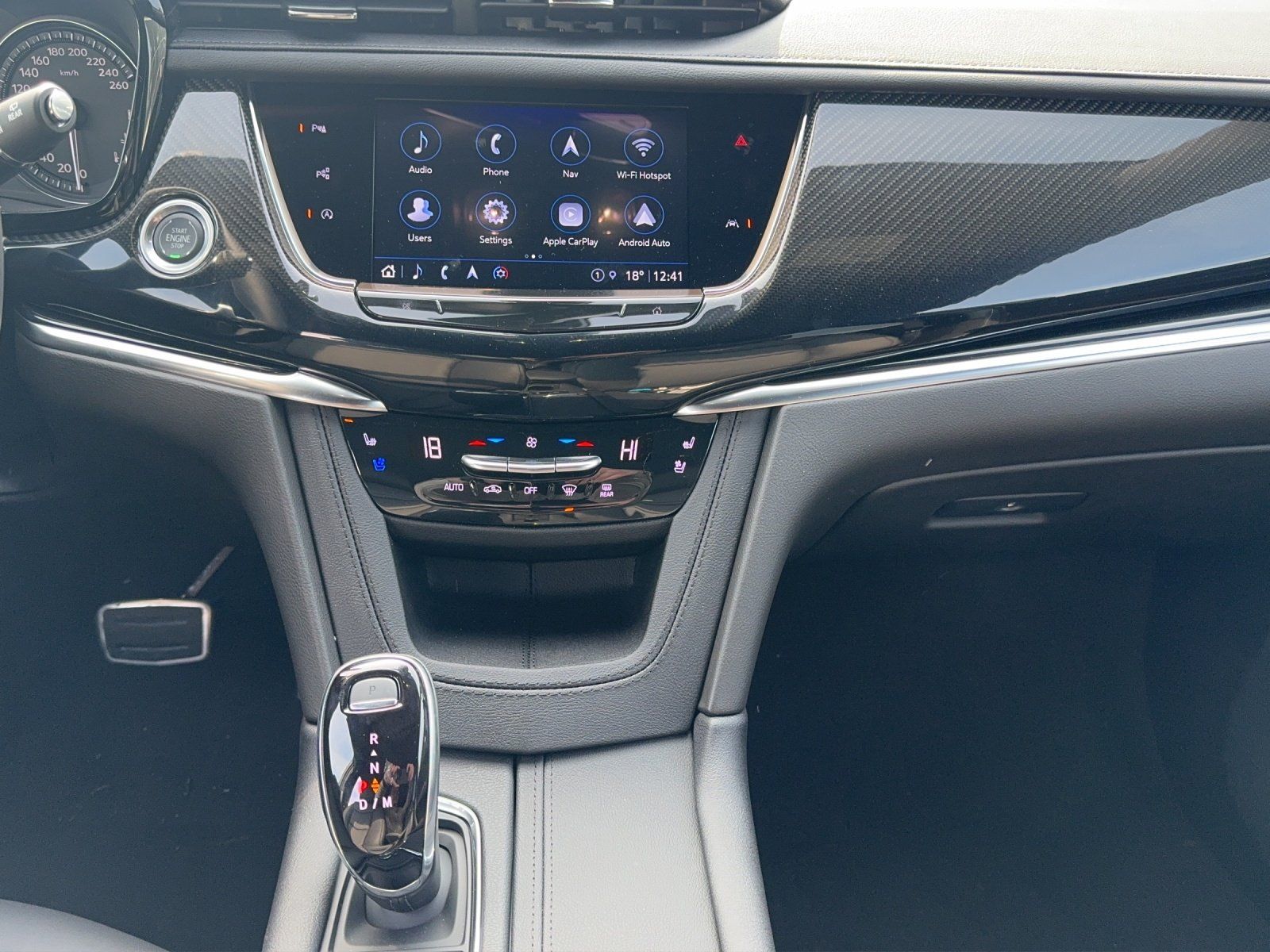 Cadillac XT6 Sport 3.6 AWD 7-SITZE/AHK/BELÜFTUNG/PANO/NAV