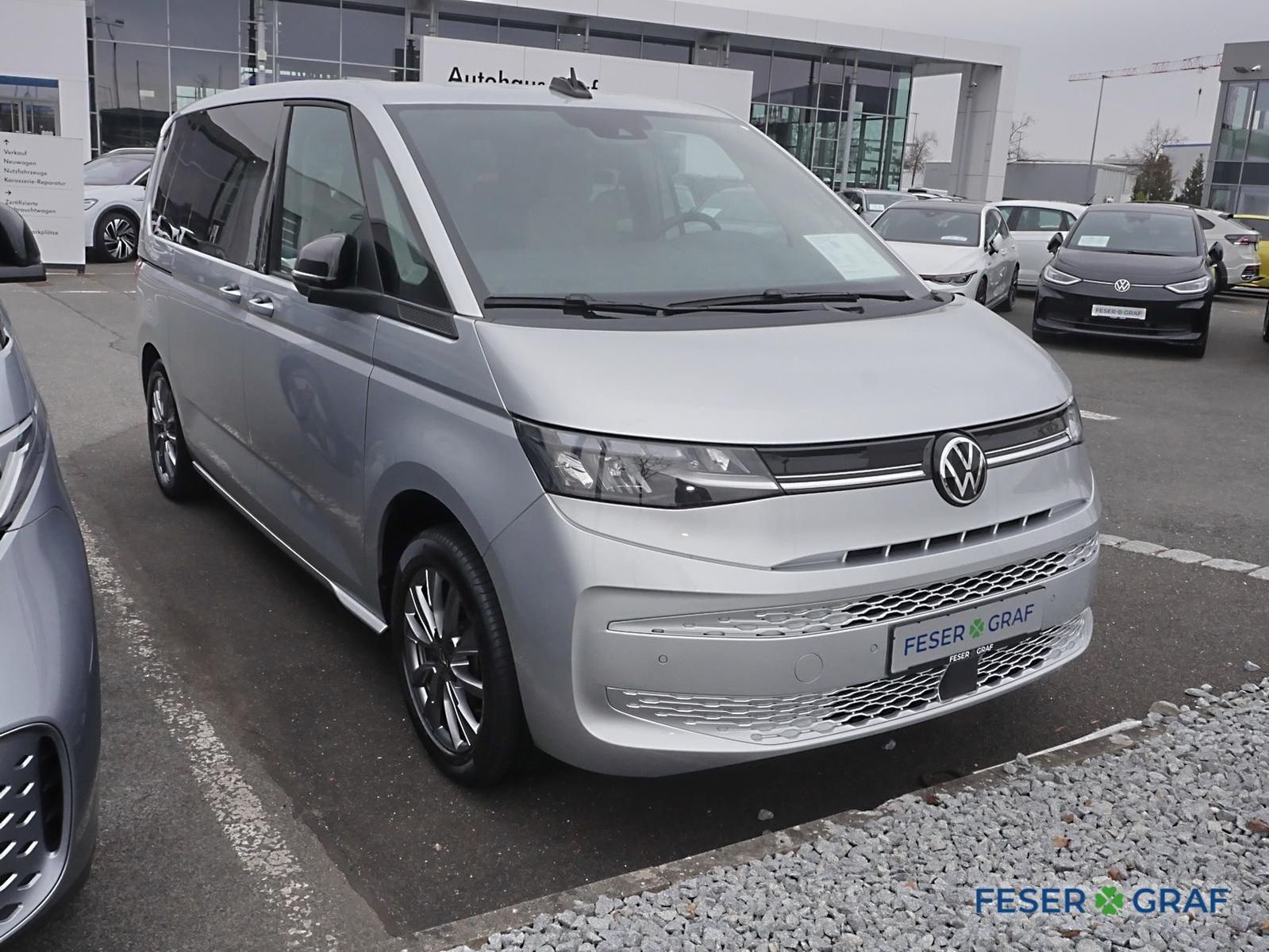 Volkswagen T7 Multivan Life 1.5 TSI - Samsaru's Car Outlet