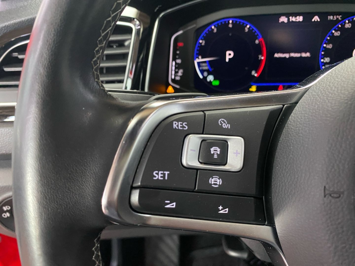 Volkswagen T-Roc 1.5 TSI DSG Style Black - Samsaru's Car Outlet