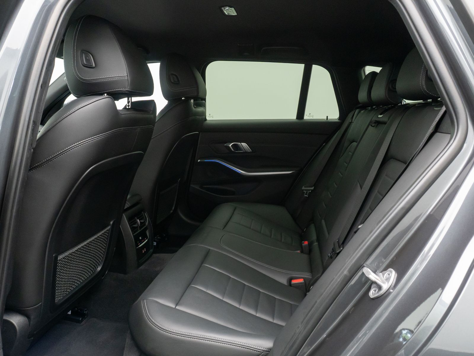 BMW 320d Sport Line - Samsaru's Car Outlet