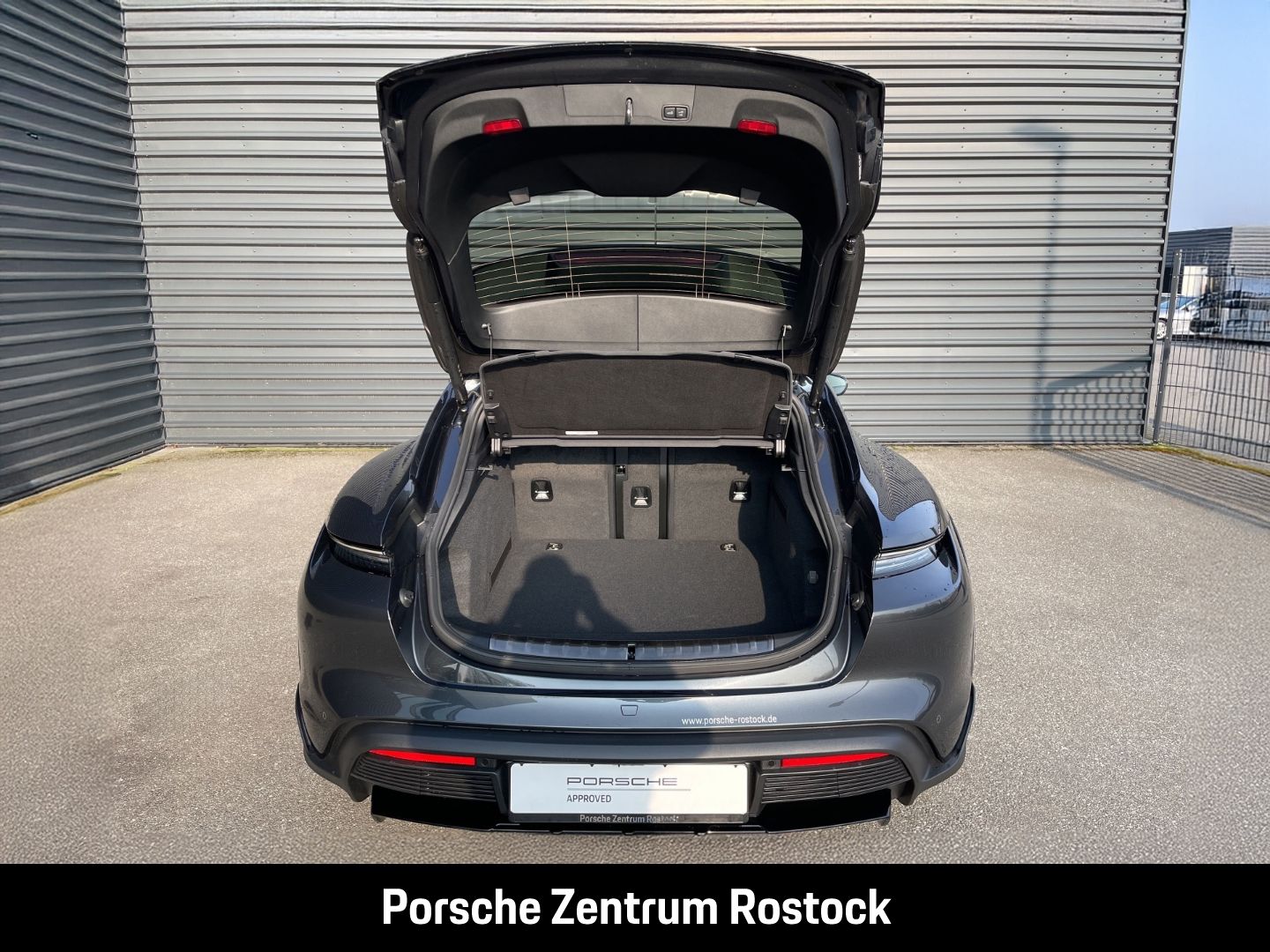 Porsche Taycan 4 Cross Turismo InnoDrive LED-Matrix
