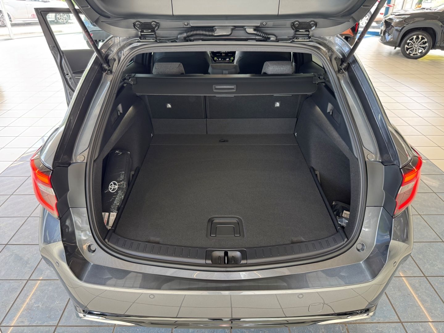 Toyota Corolla Touring Sports 1,8 Hybrid Teamplayer PDC