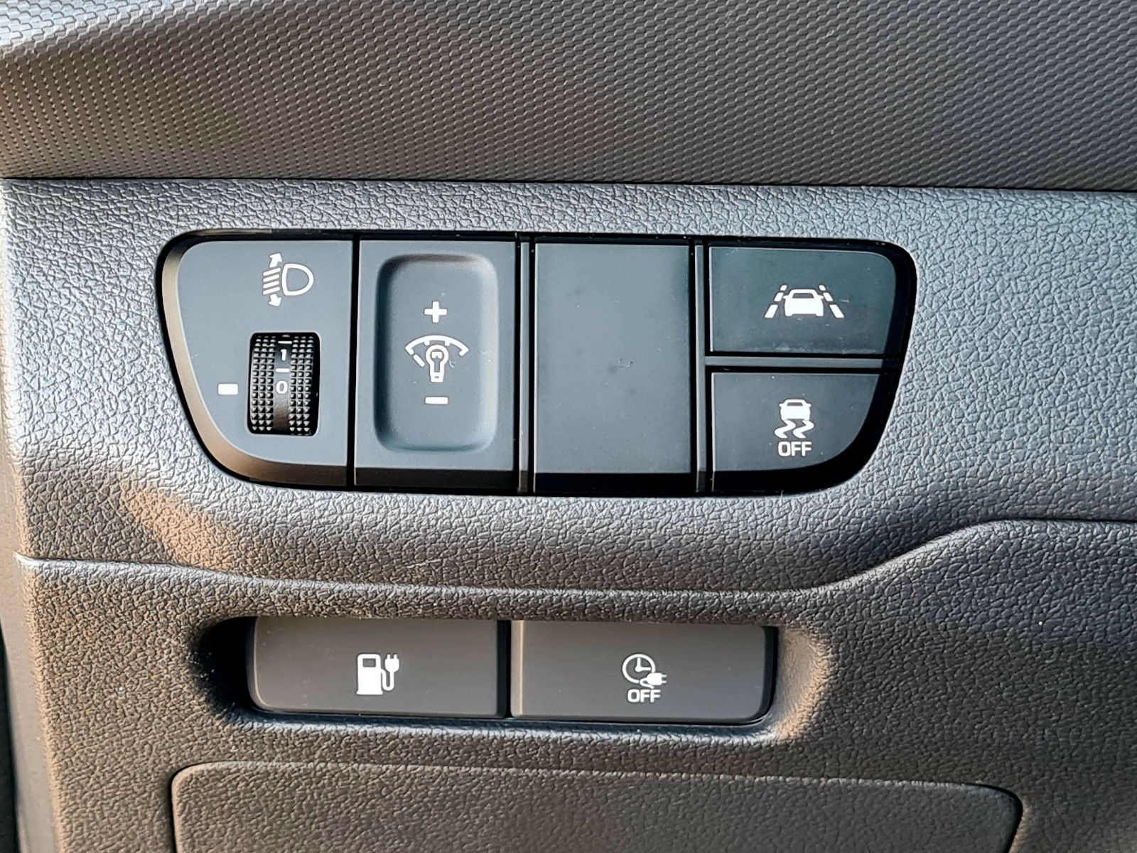 Hyundai IONIQ Elektro - Samsaru's Car Outlet