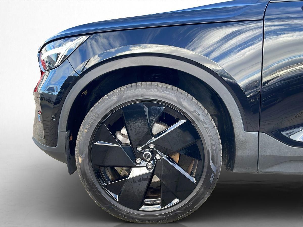 Volvo XC40 Black Edition Plus, B3 Mild-Hybrid, Benzin