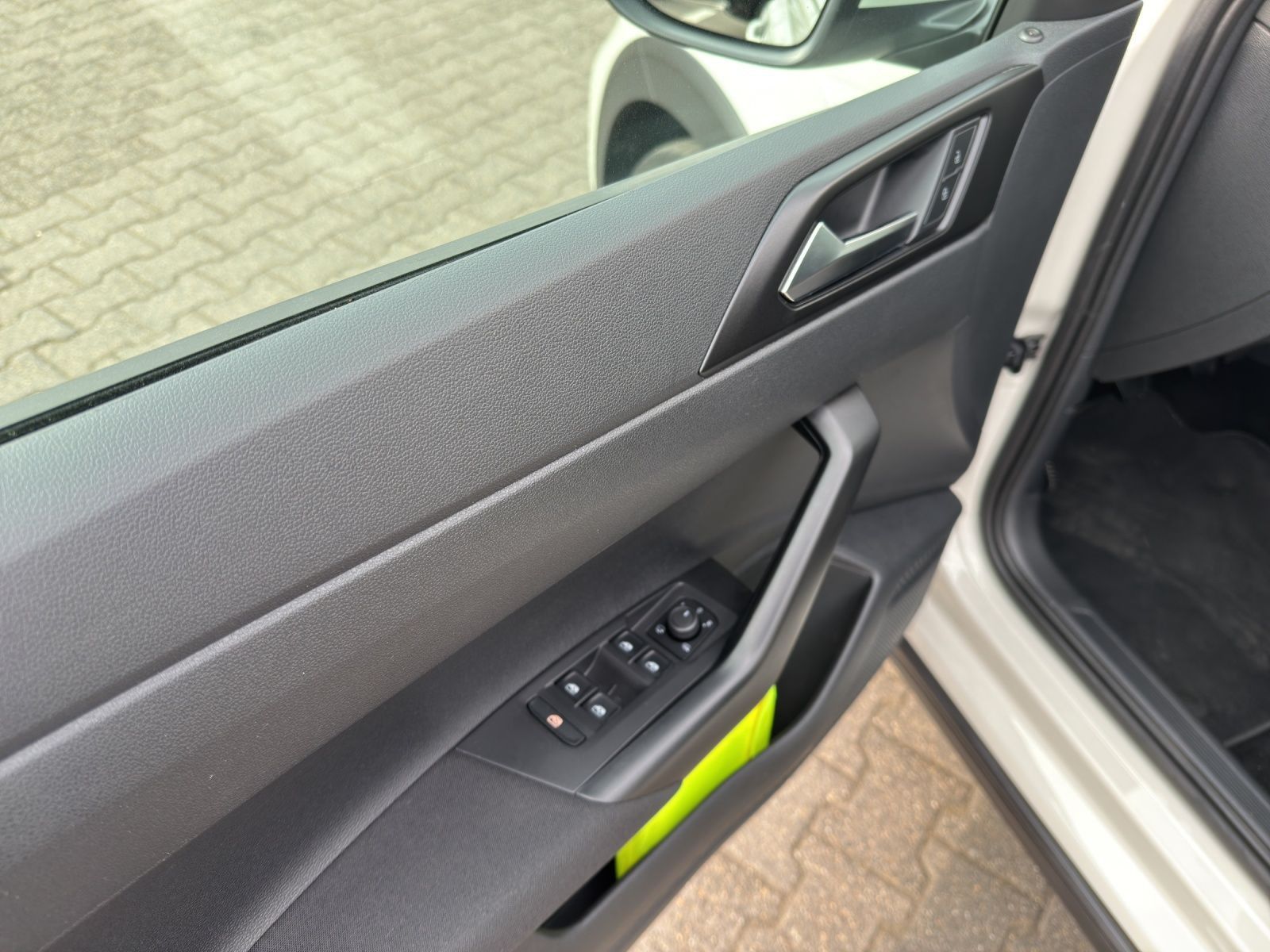 Volkswagen Taigo 1.0 TSI - Samsaru's Car Outlet