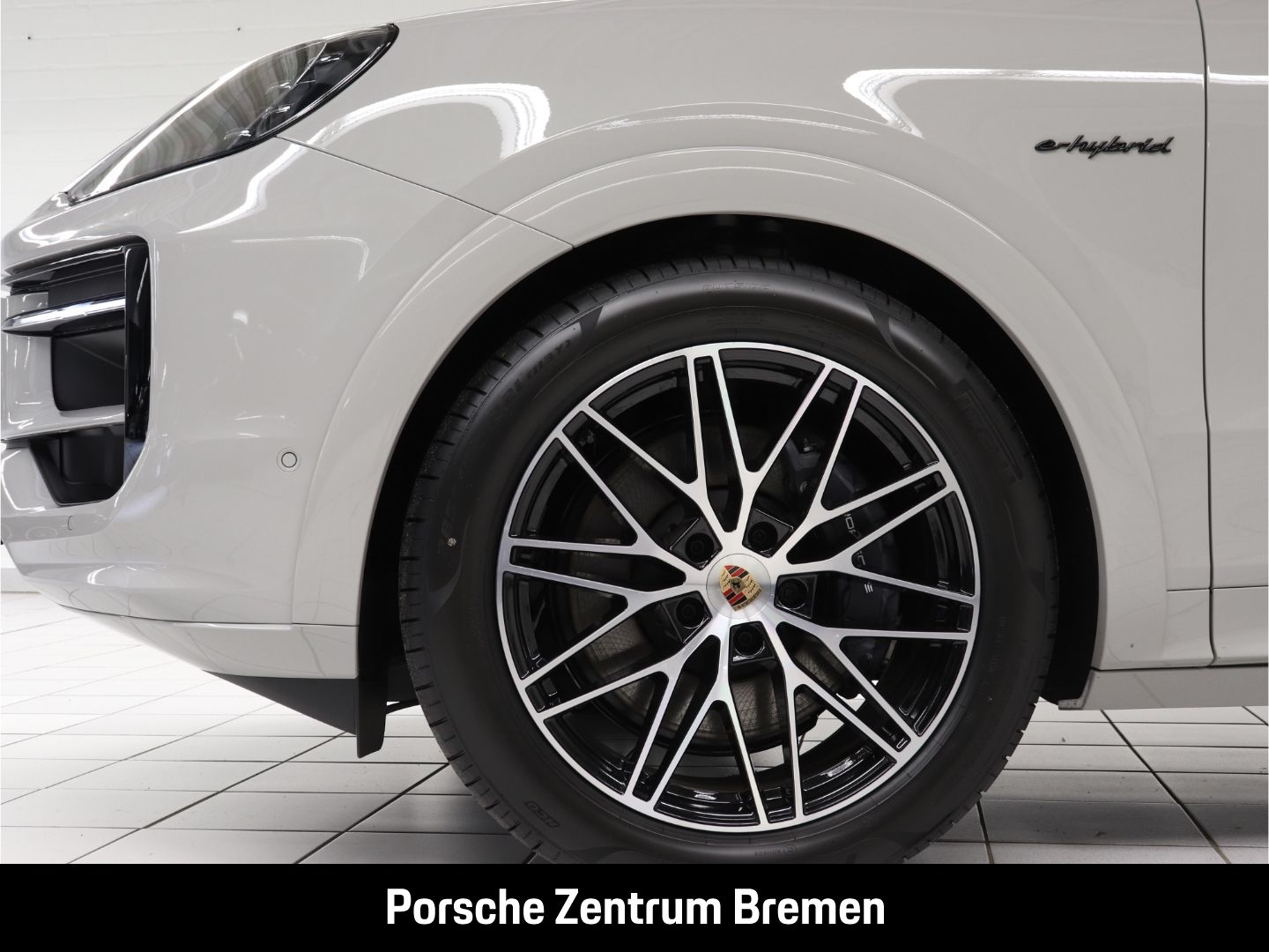 Porsche Cayenne E-Hybrid Coupe Sport Design HD-Matrix-LE