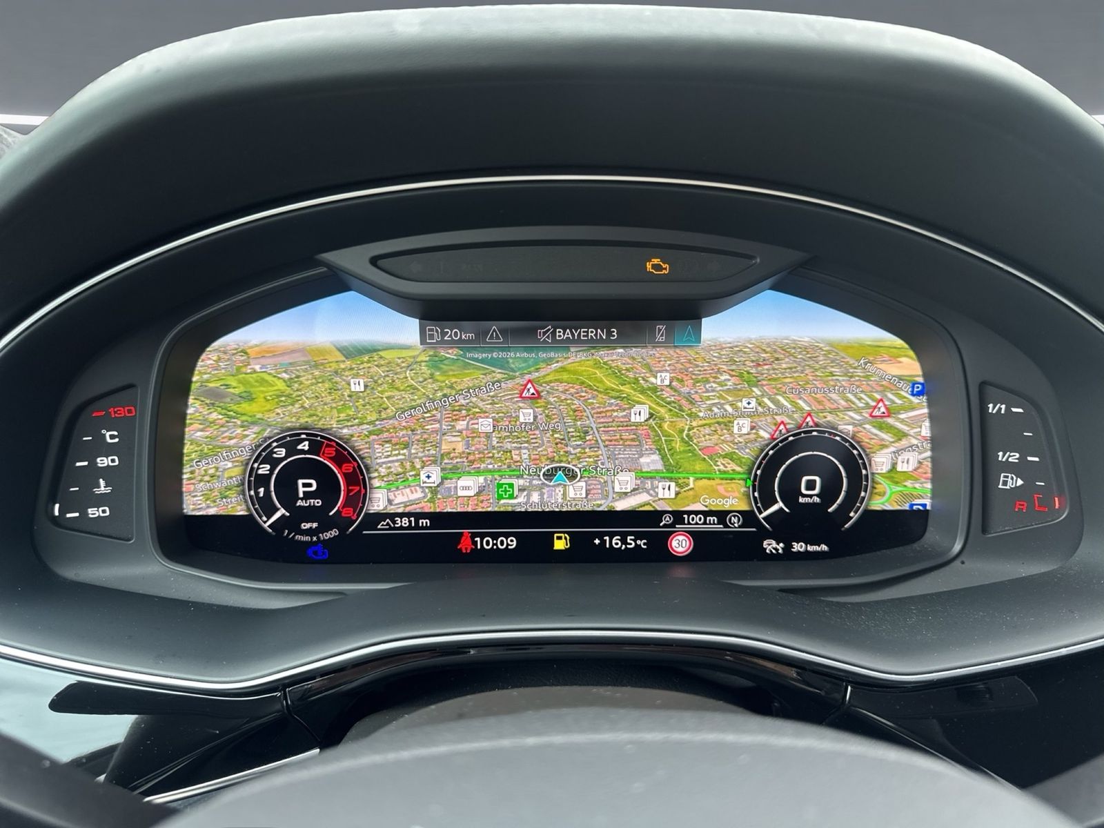 Audi RSQ8 MATRIX Keramik PANO AHK STHZG 360° ACC PDC+
