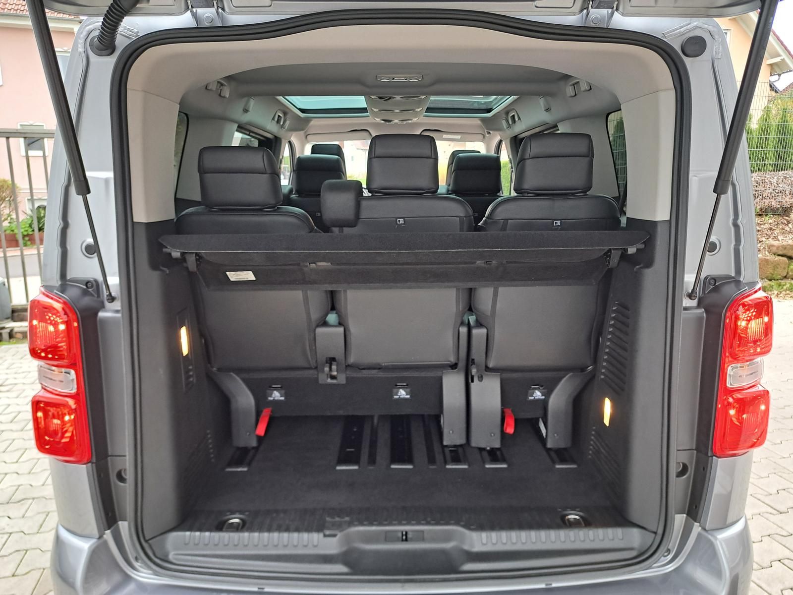 Citroën Spacetourer 2.0HDI Business°Pano°360°AHK°ACC°HUD