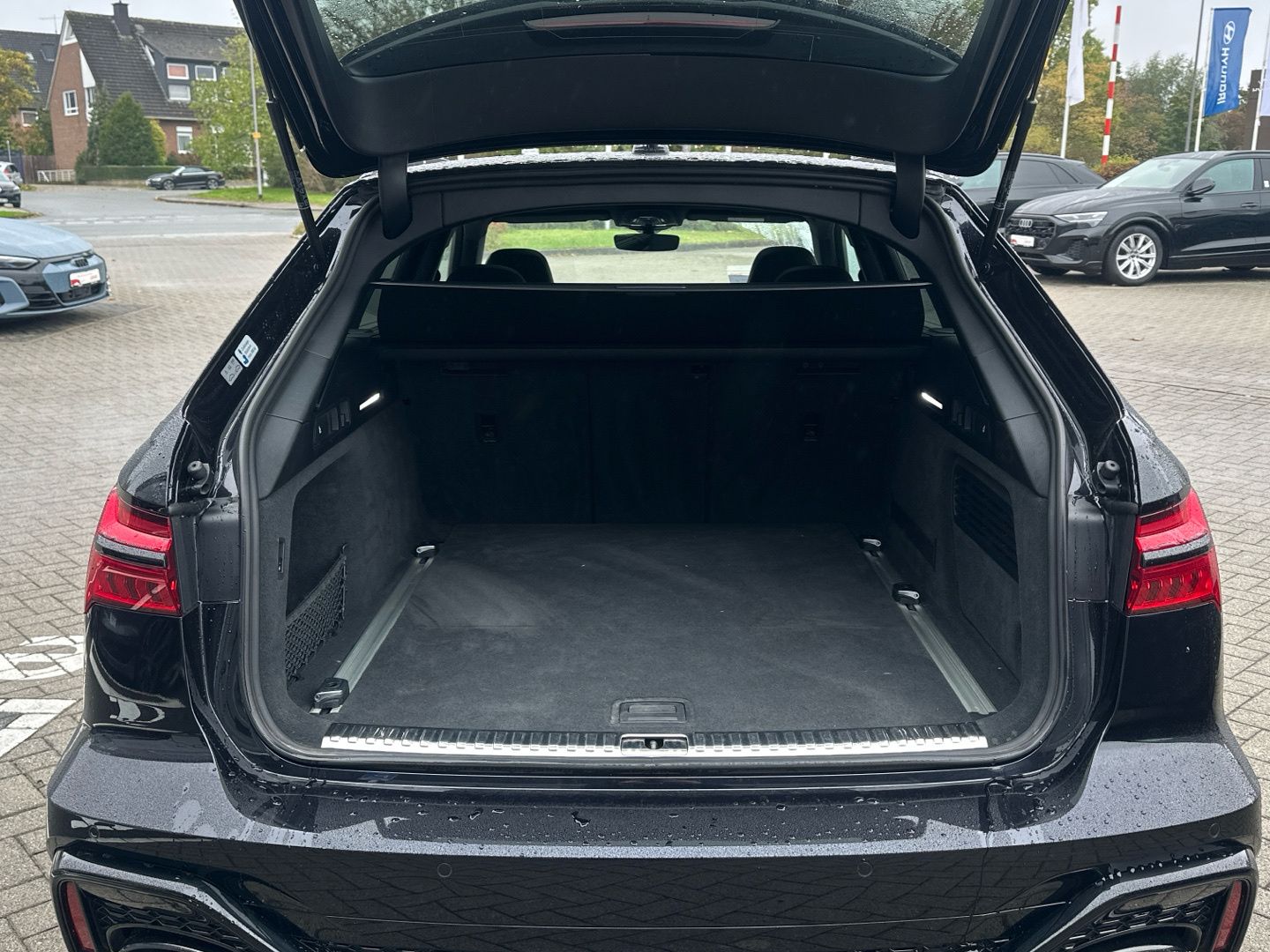 Audi RS6 Avant 4.0 TFSI quattro AHK SH Matrix Pano