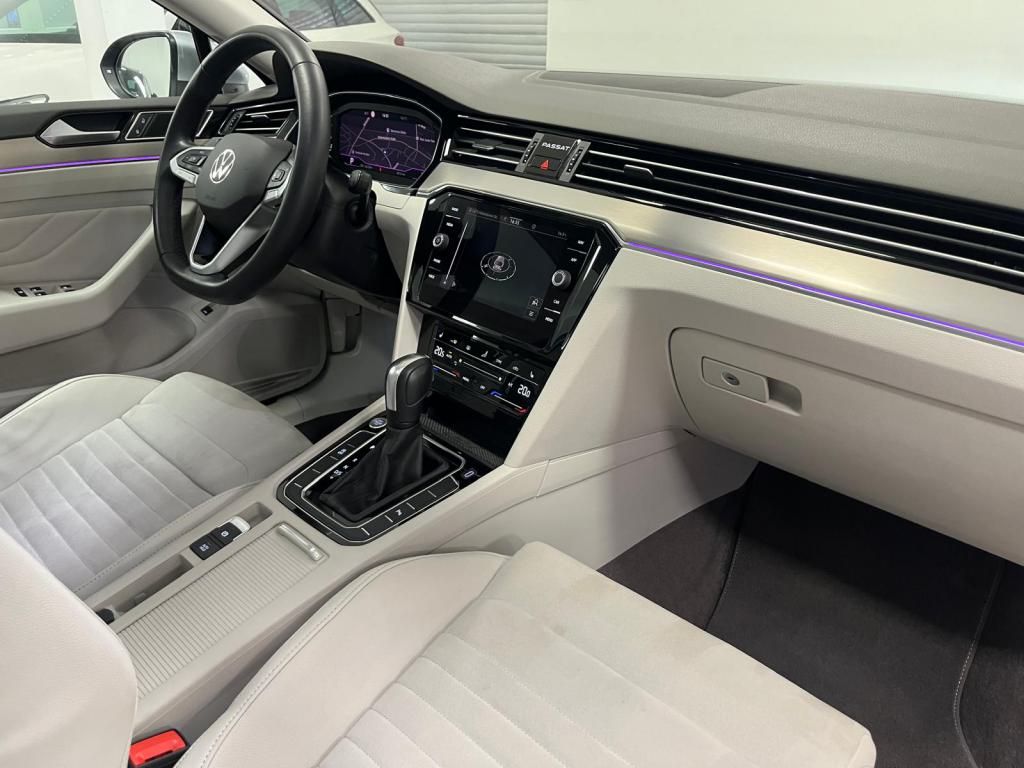 Volkswagen Passat 2.0 TSi R-line DSG - Samsaru's Car Outlet