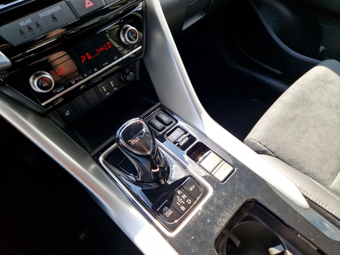 Mitsubishi Eclipse Cross Plug-In Hybrid Select ACC LED