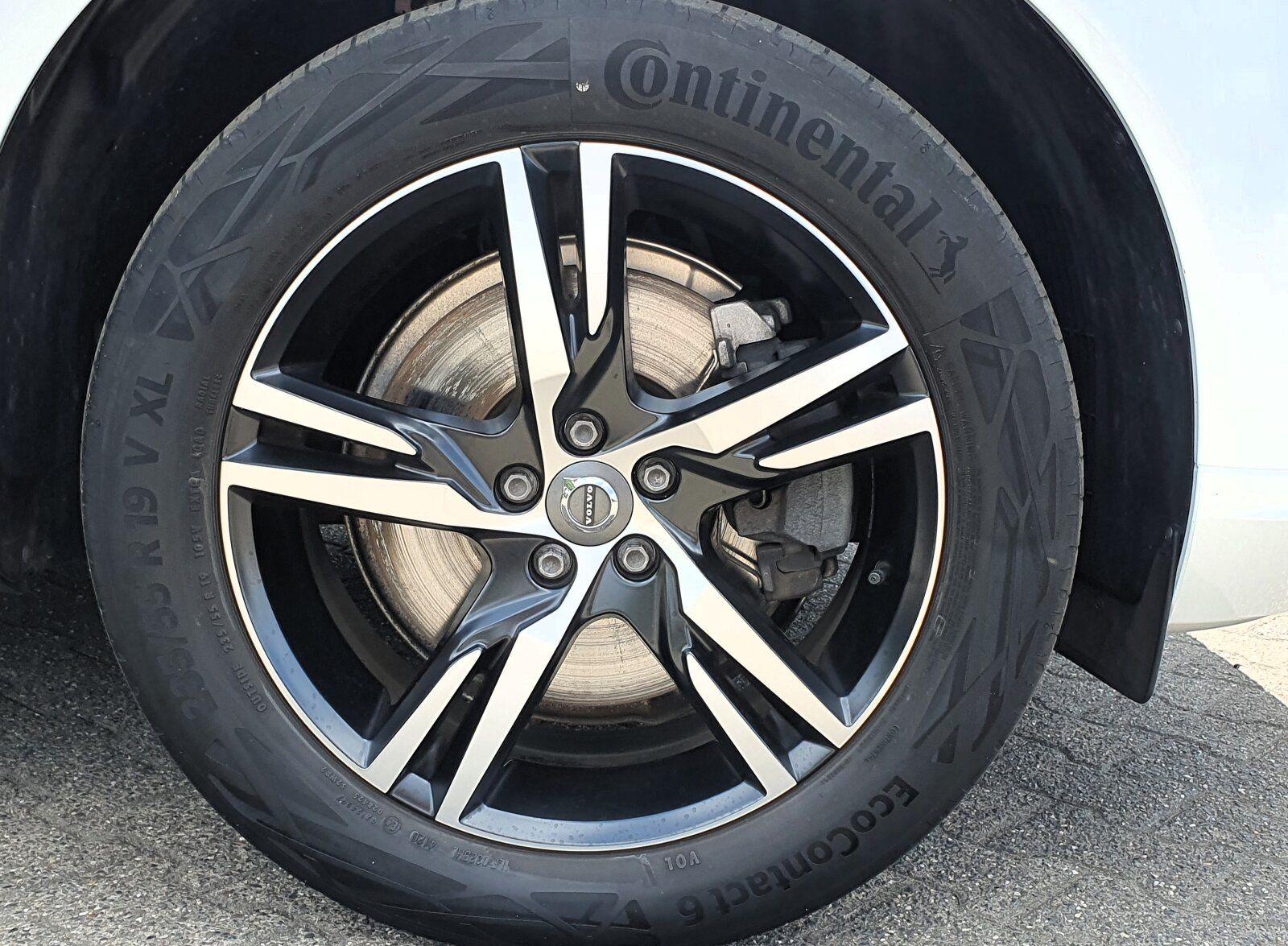 Volvo XC60 T6 Twin Engine AWD R Design - Samsaru's Car Outlet