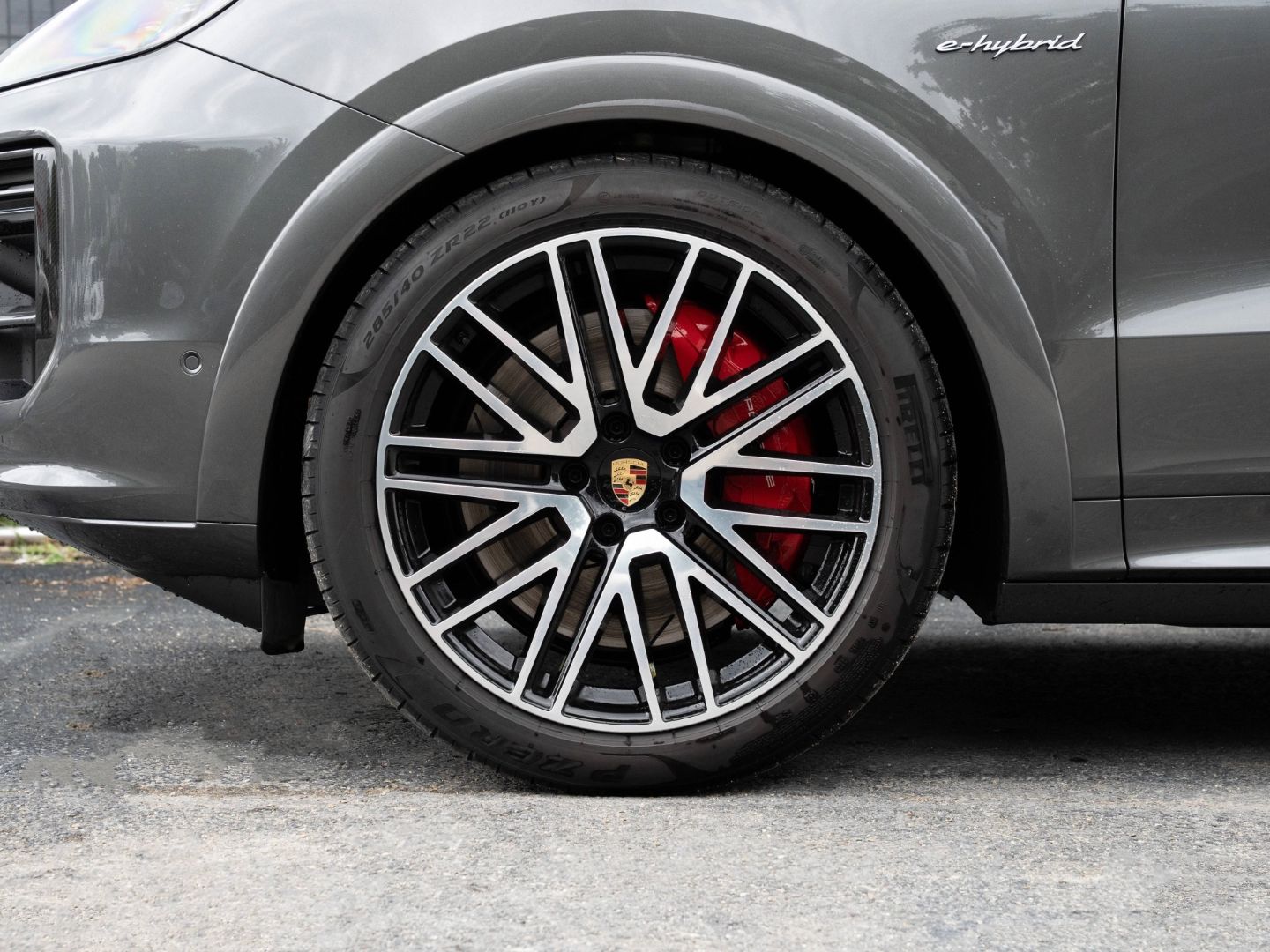 Porsche Cayenne Turbo E-Hybrid PDCC Carbon Design Paket