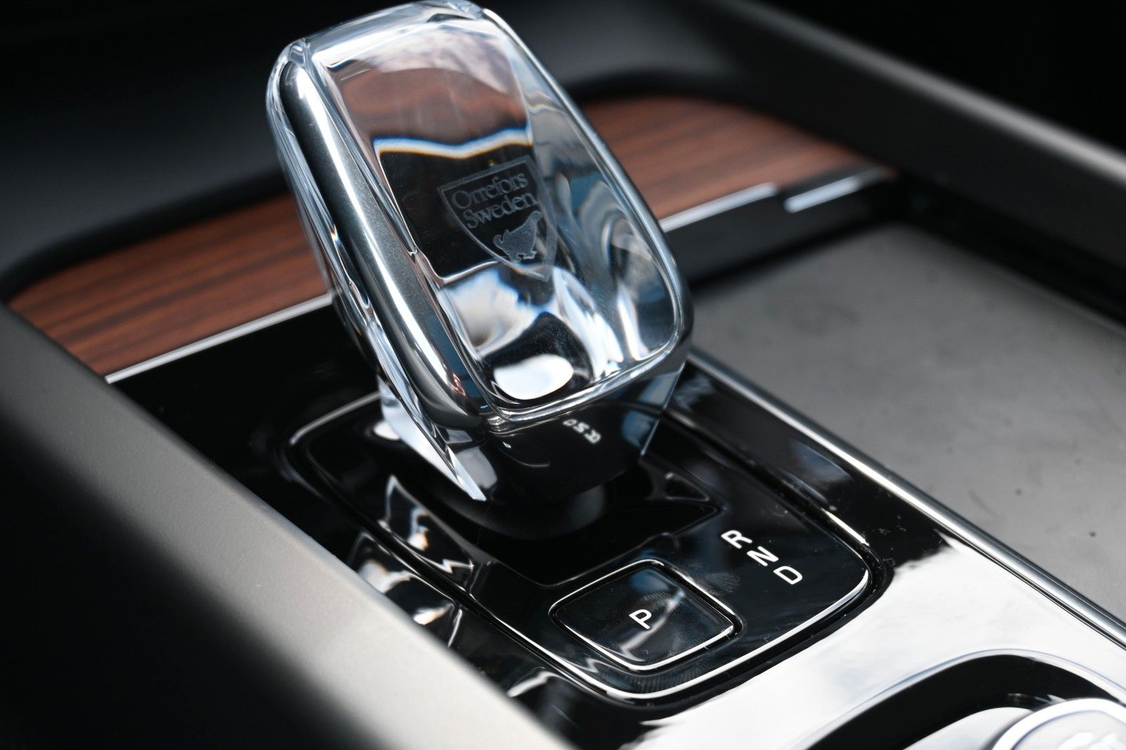 Volvo XC60 B4 D AWD Ultimate Dark*STDHZG*LUFT*360°*ACC