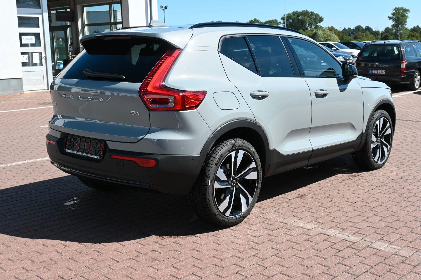 Volvo XC40 B4 DKG Ultra Dark*FSHZG*PANO*360°*ACC*AHK