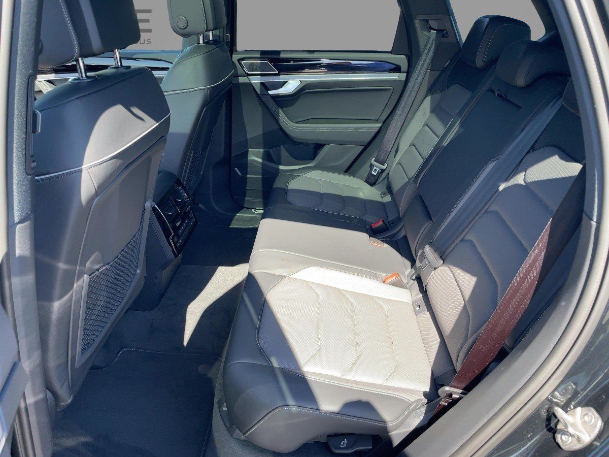 Volkswagen Touareg R-Line V6 TDI 4MOTION - 8-Gang-Automatik