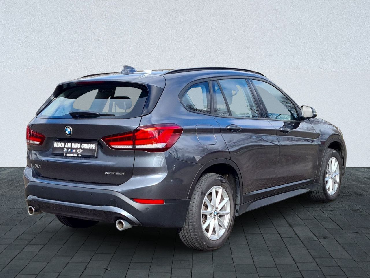 BMW X1 xDrive20iA Advantage - Samsaru's Car Outlet
