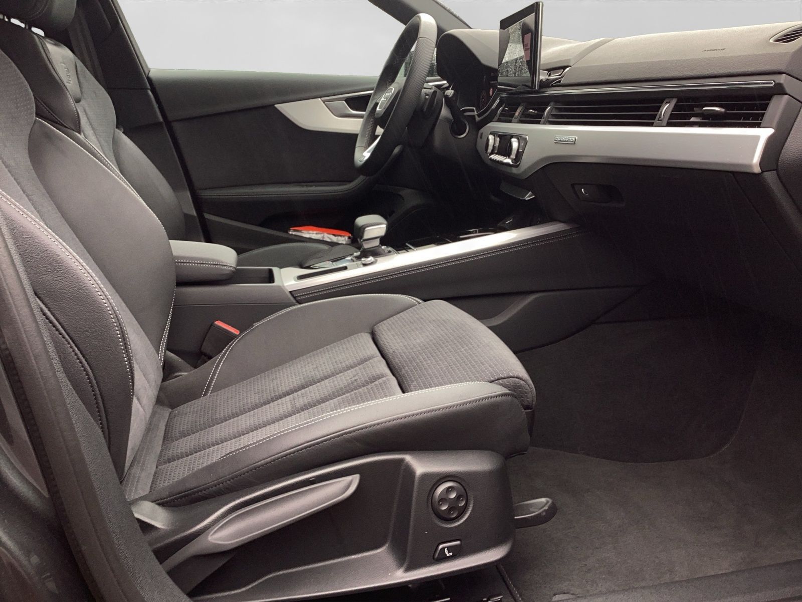 Audi A4 Avant 40 TFSI Q 2x S LINE AHK MATRIX-LED LM19
