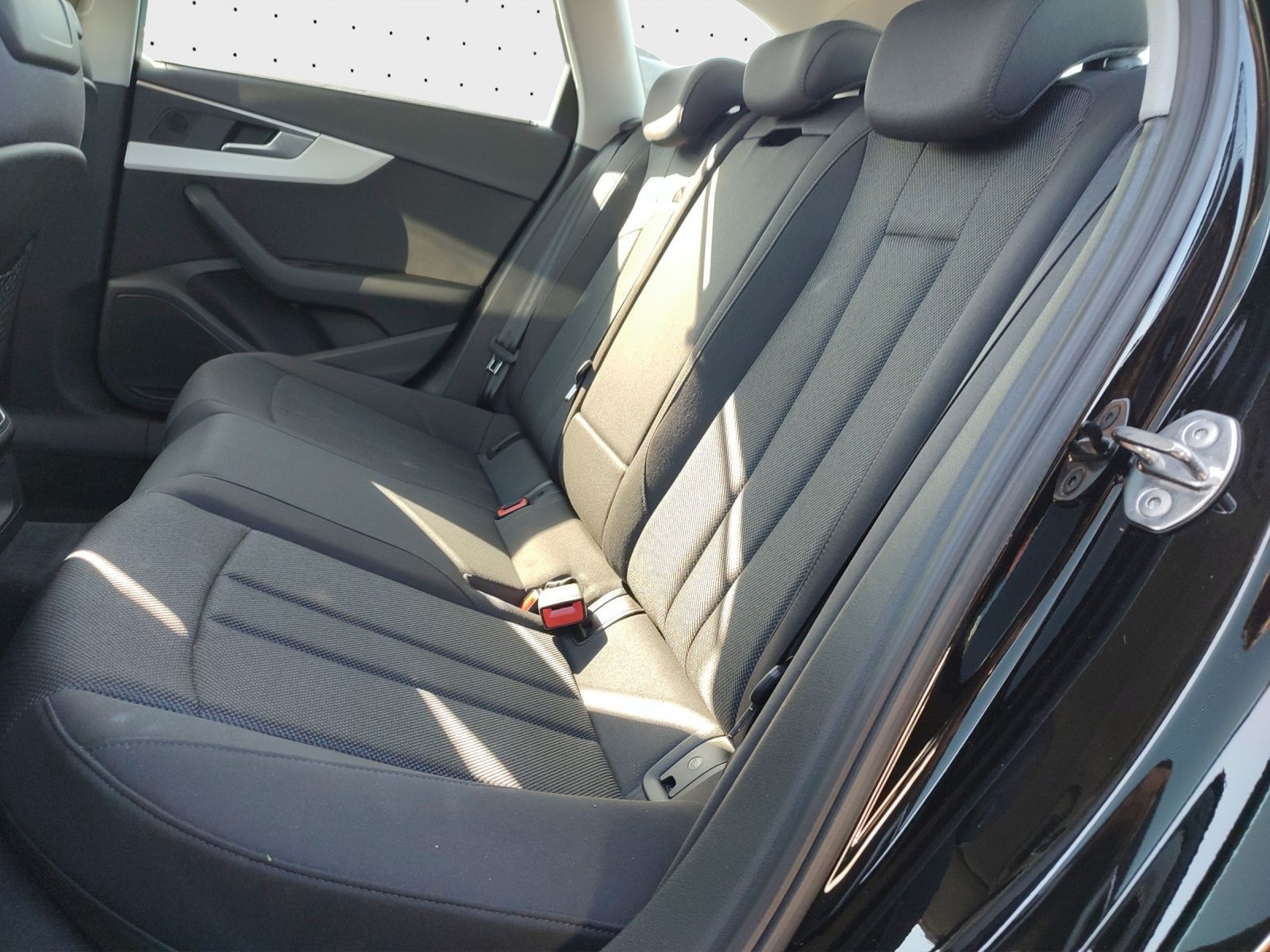 Audi A4 Avant 30 TDI - Samsaru's Car Outlet
