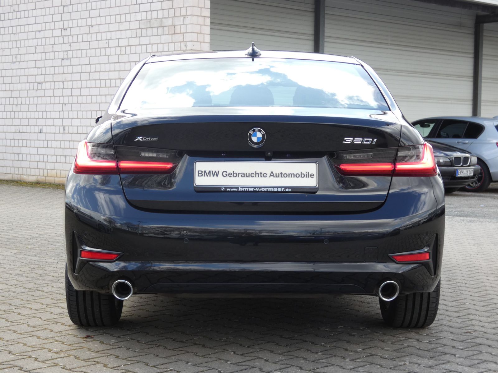 BMW 320i xDrive Limousine Sport Line HiFi DAB LED