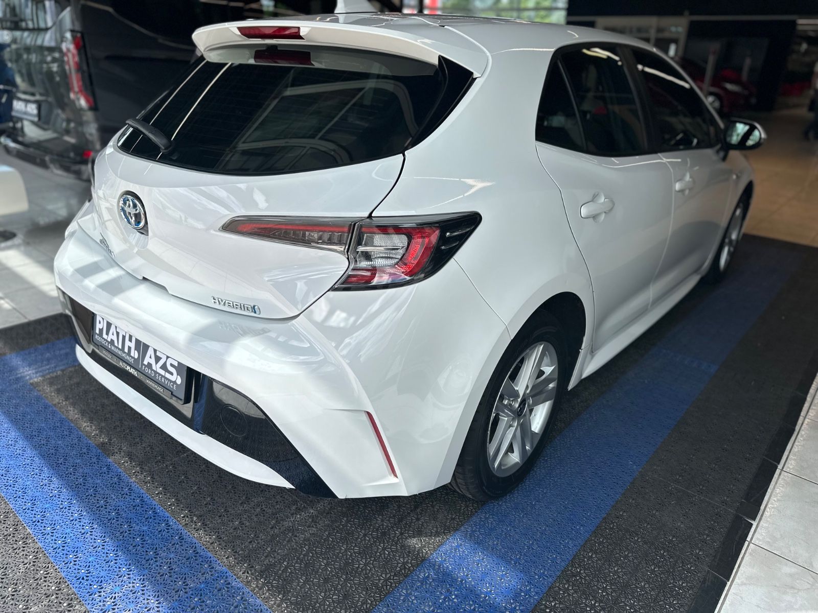 Toyota Corolla Hybrid Club - Samsaru's Car Outlet