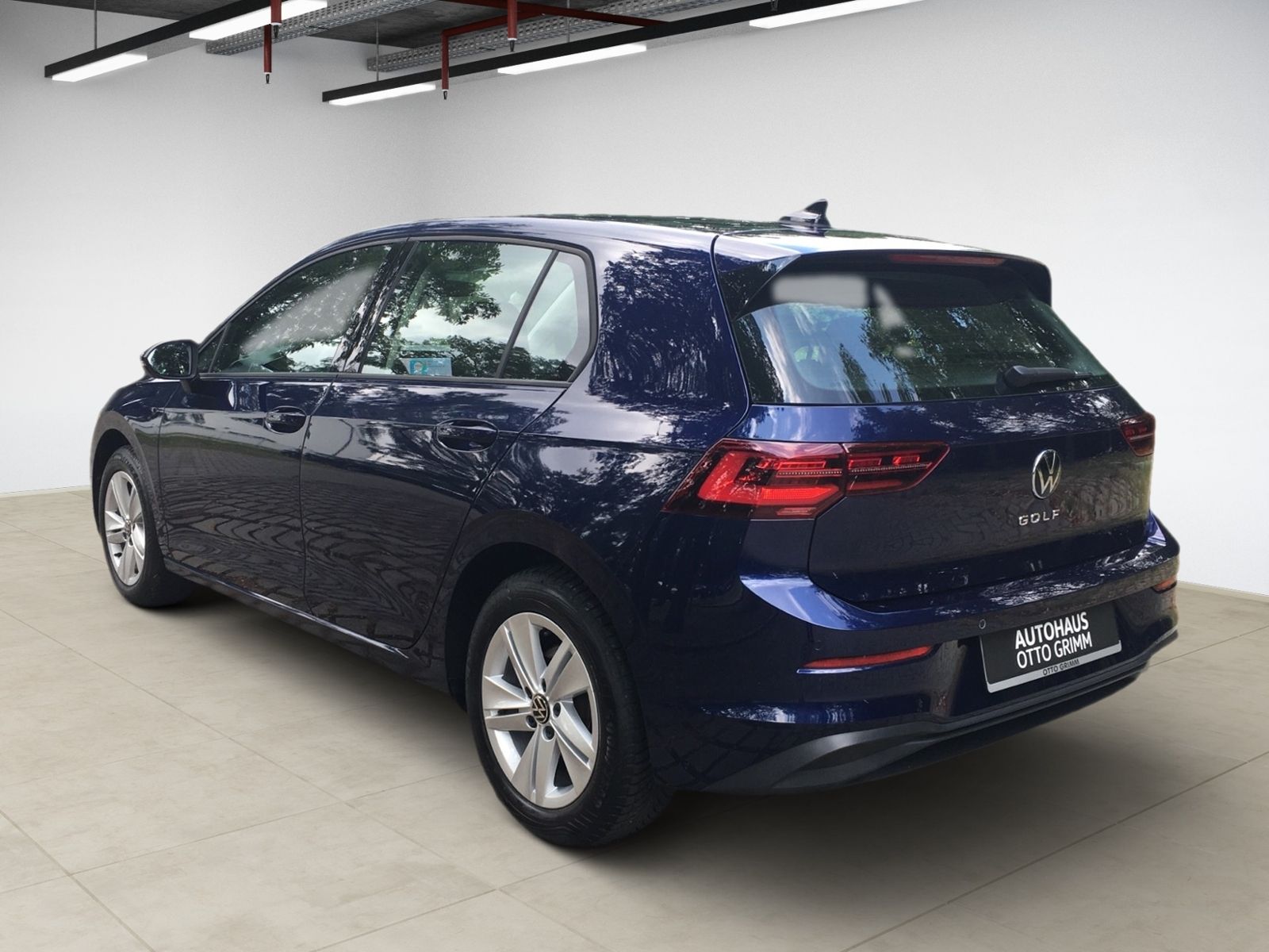 Volkswagen Golf VIII 1.5 TSI Life - Samsaru's Car Outlet