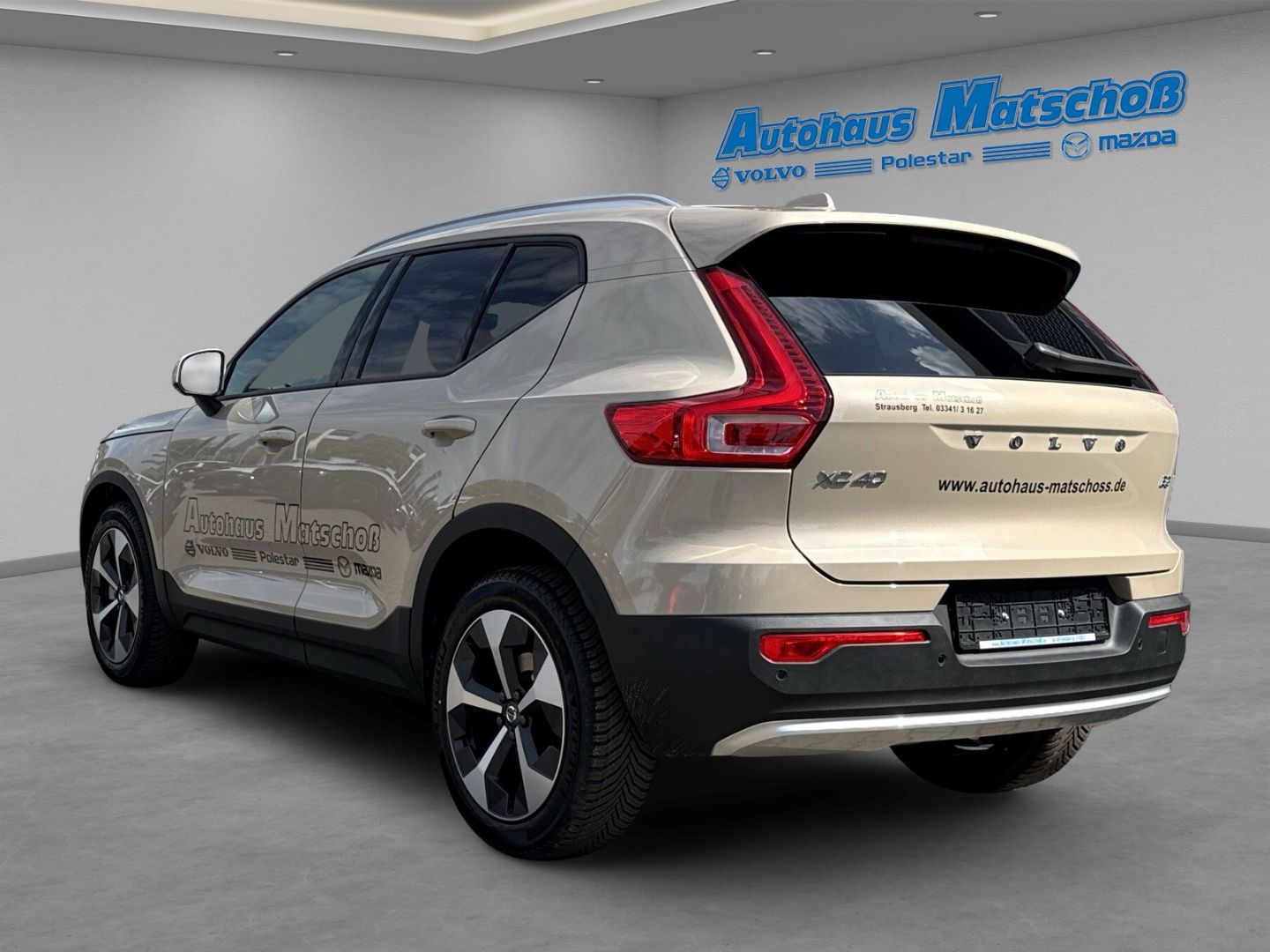 Volvo XC40 Core B3 - Samsaru's Car Outlet