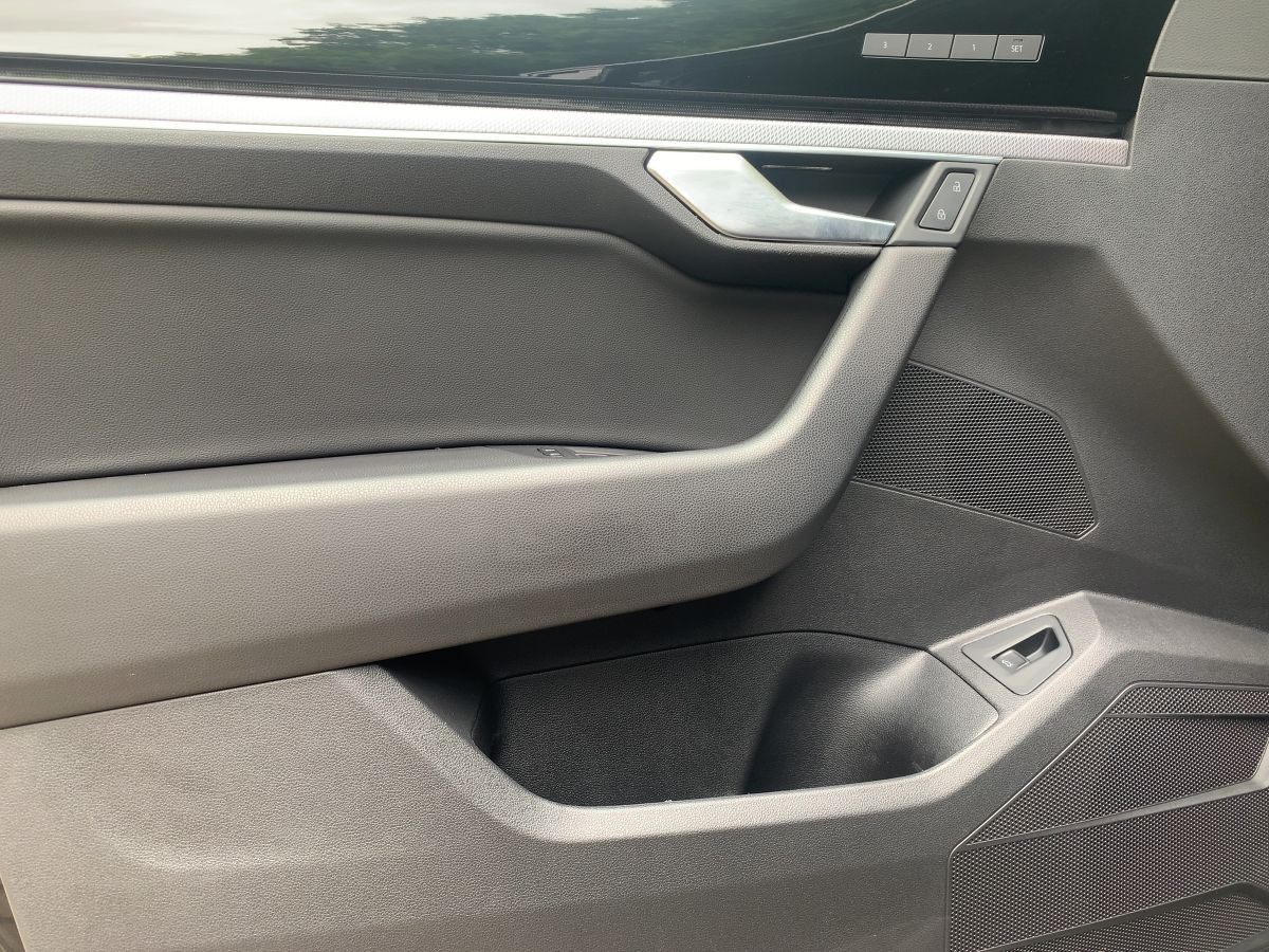 Volkswagen Touareg 3.0 TDI 4M R-LINE - Samsaru's Car Outlet