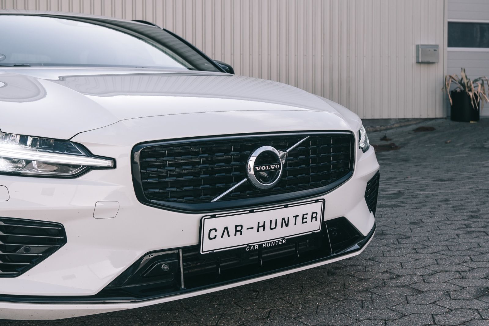 Volvo V60 Kombi R Design Recharge Plug-In Hybrid AWD