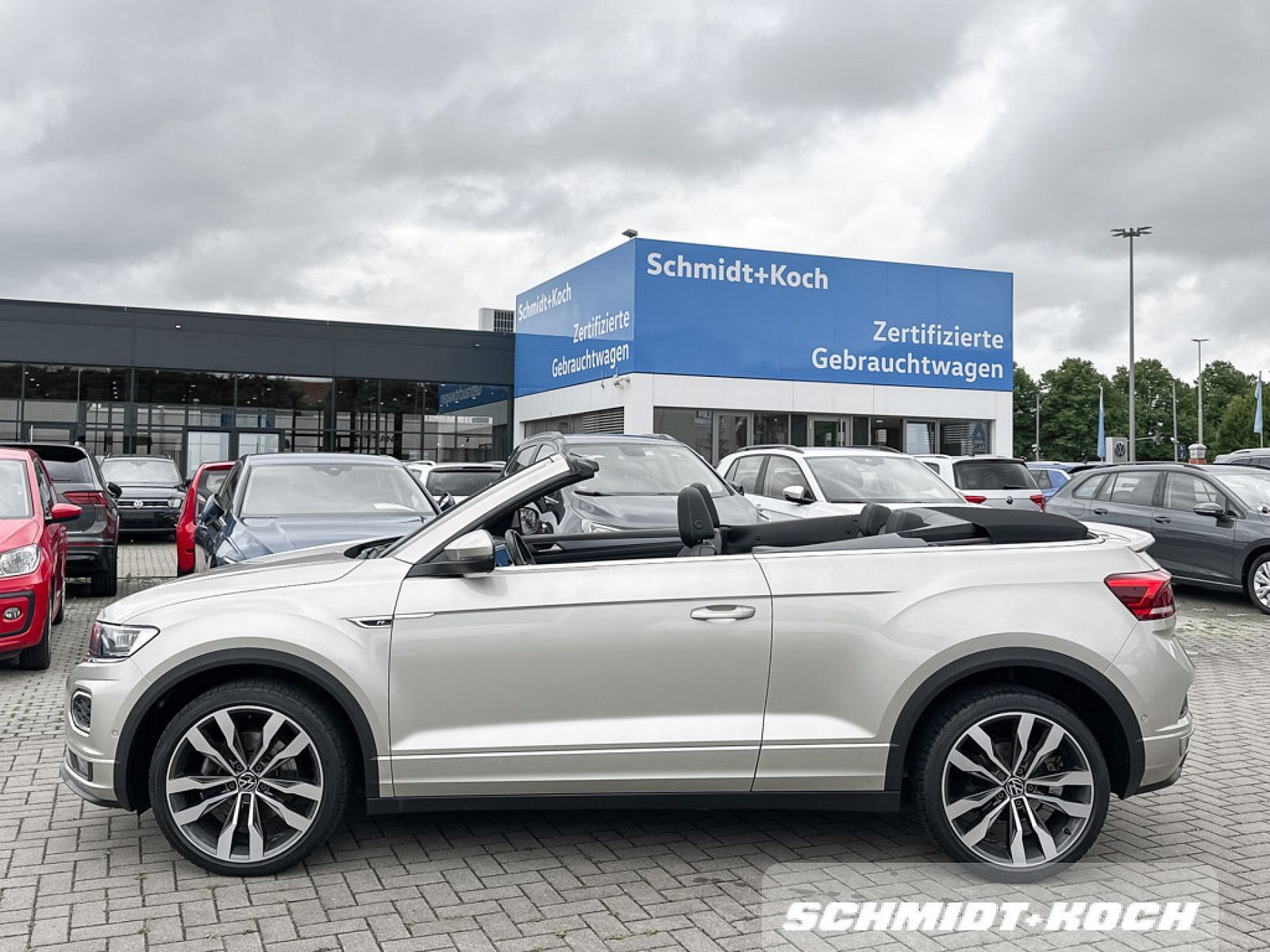 Volkswagen T-Roc 1.5 TSI R-Line - Samsaru's Car Outlet