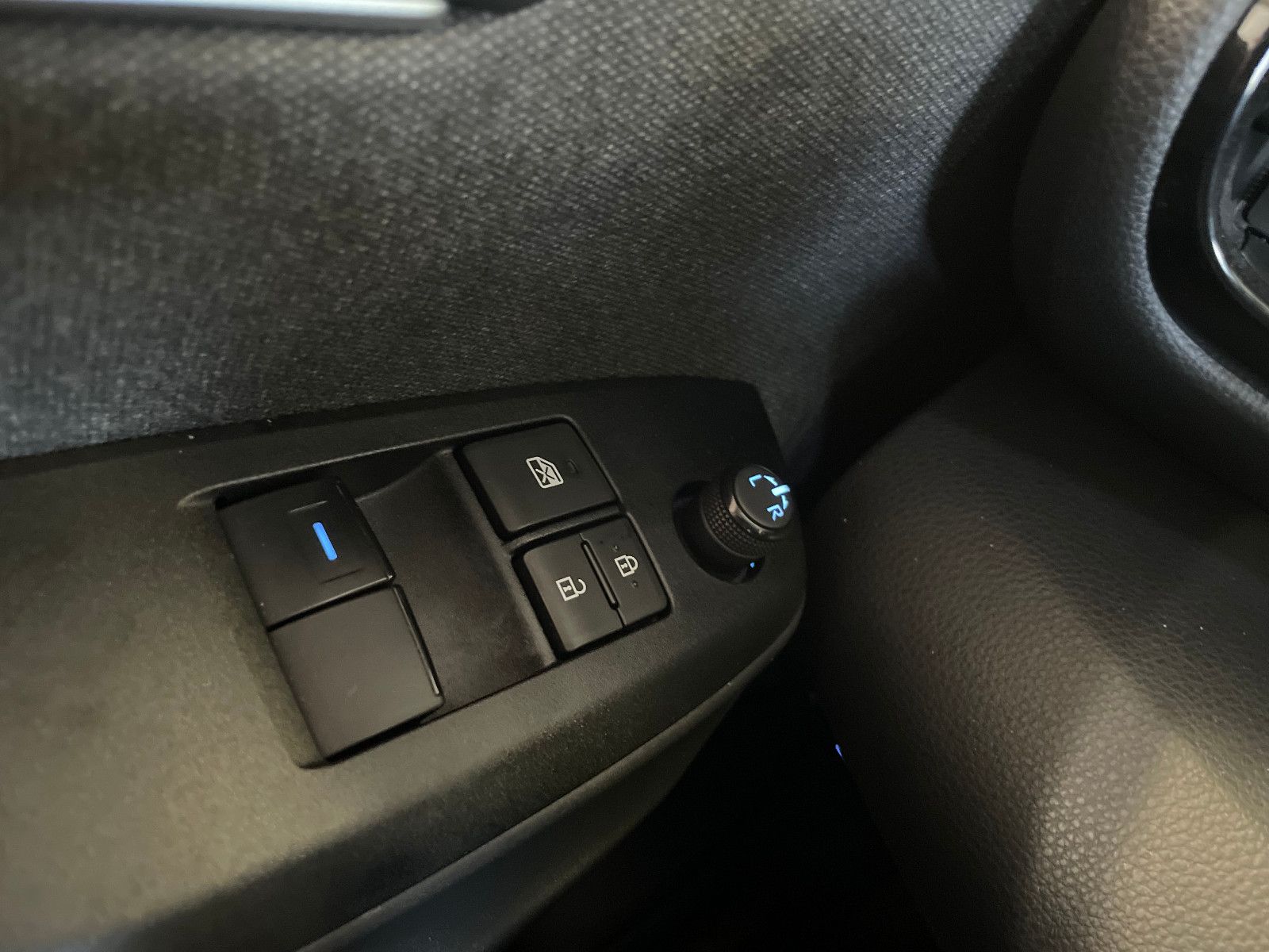 Toyota Yaris Comfort - Samsaru's Car Outlet